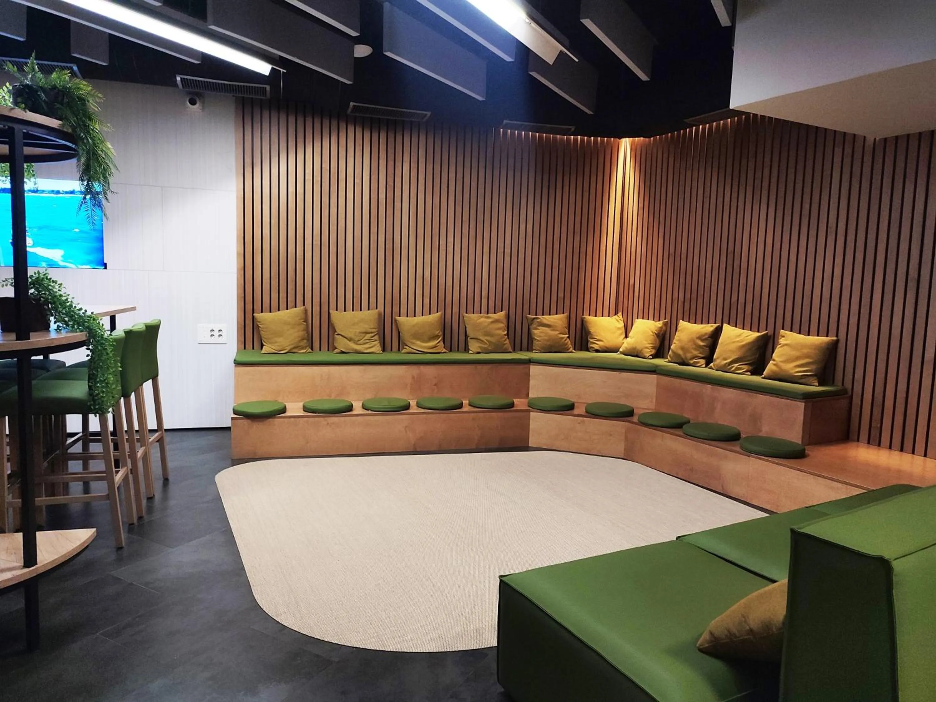 Living room in Twentytu Hostel Barcelona