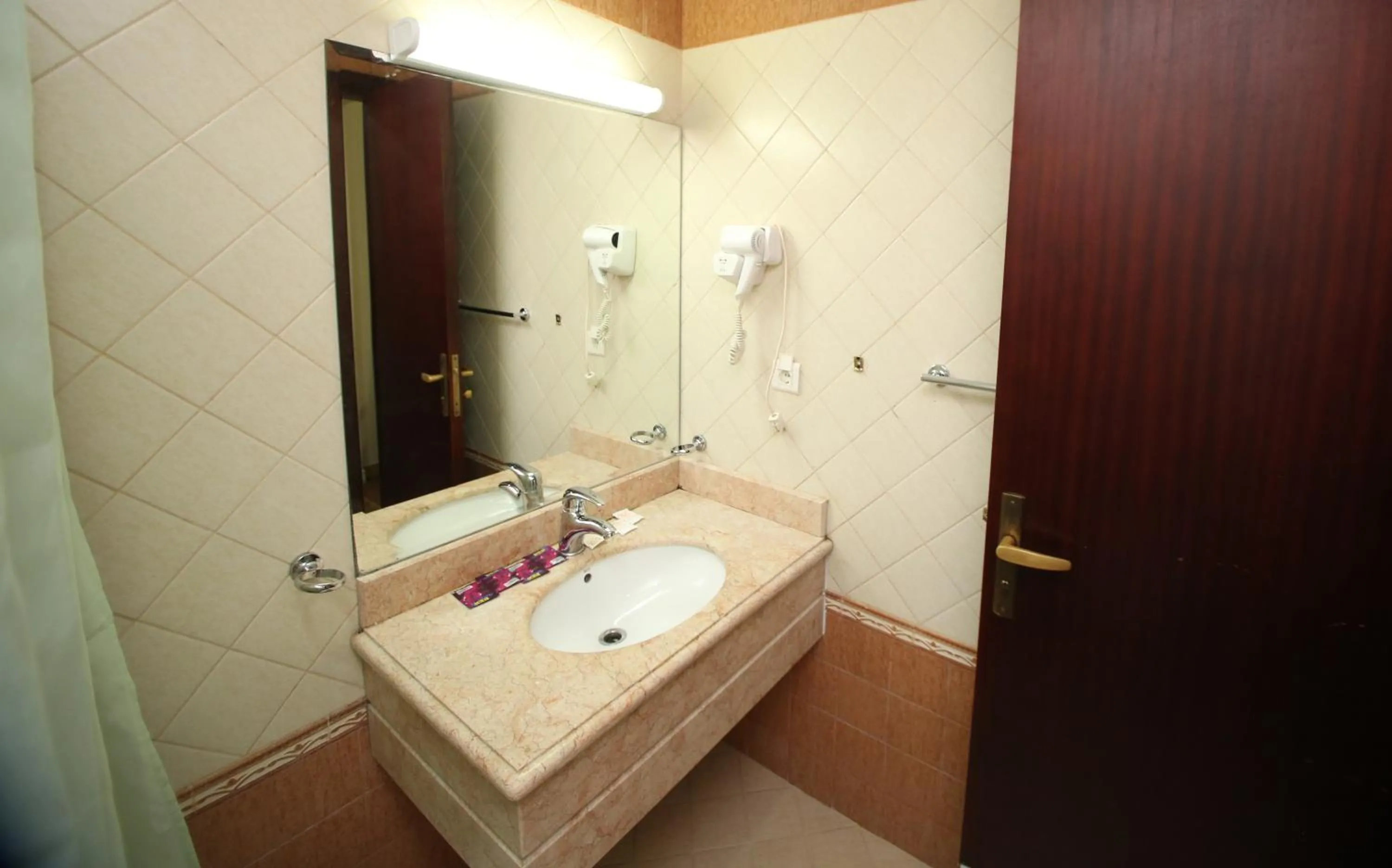 Rawabi Al Zahraa Hotel