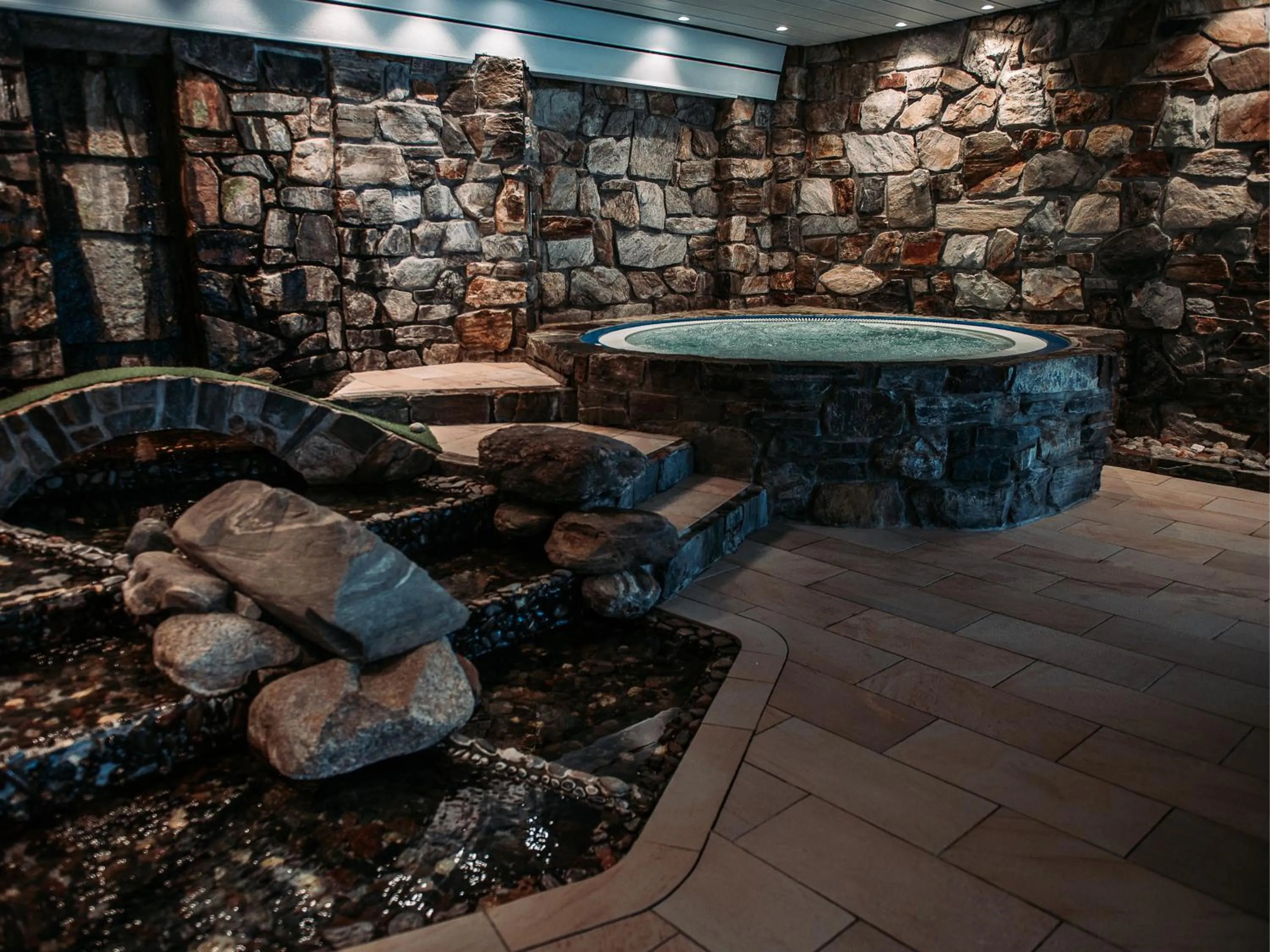 Hot Tub in Hotel Ullensvang