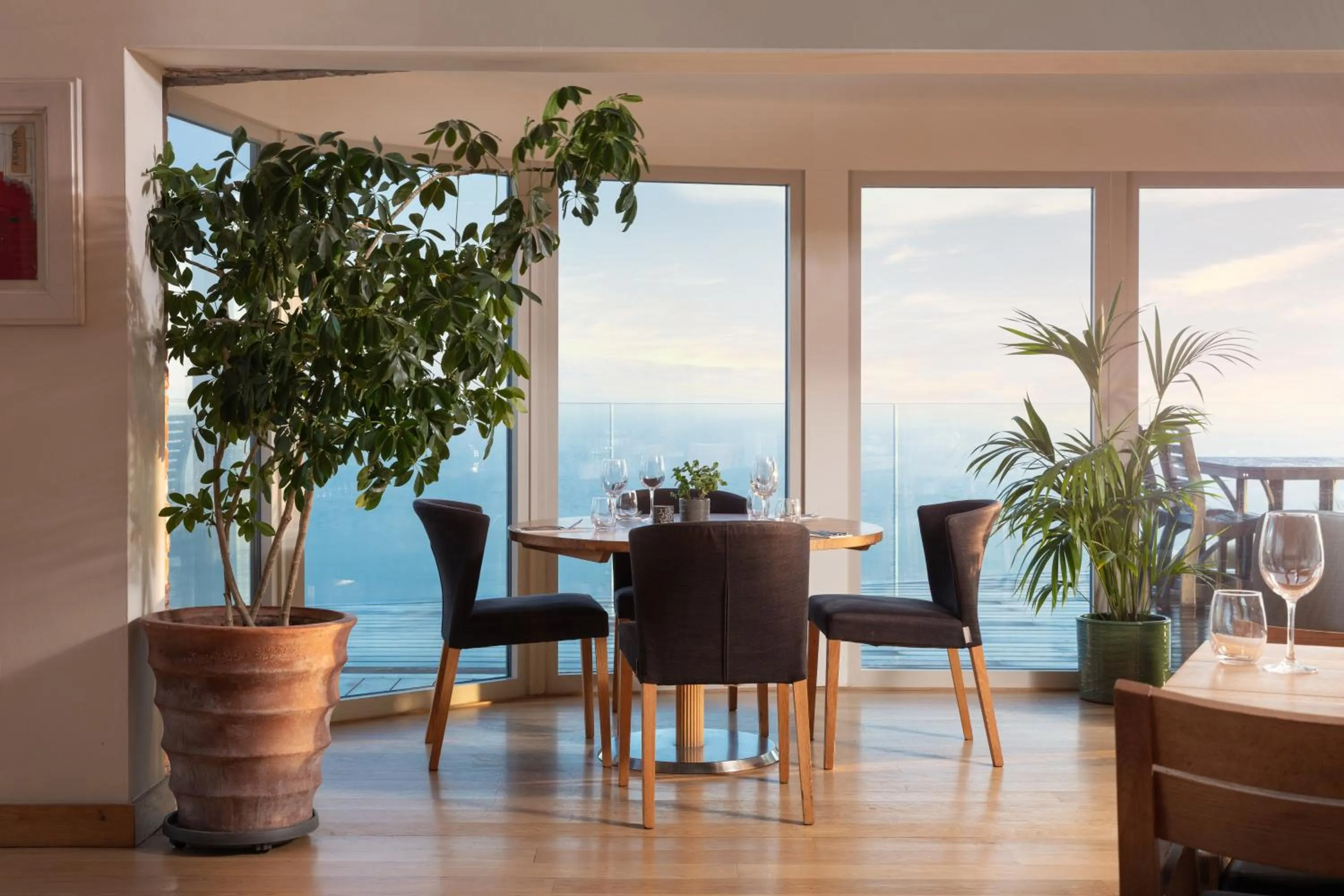 Restaurant/places to eat in The Lewinnick Lodge