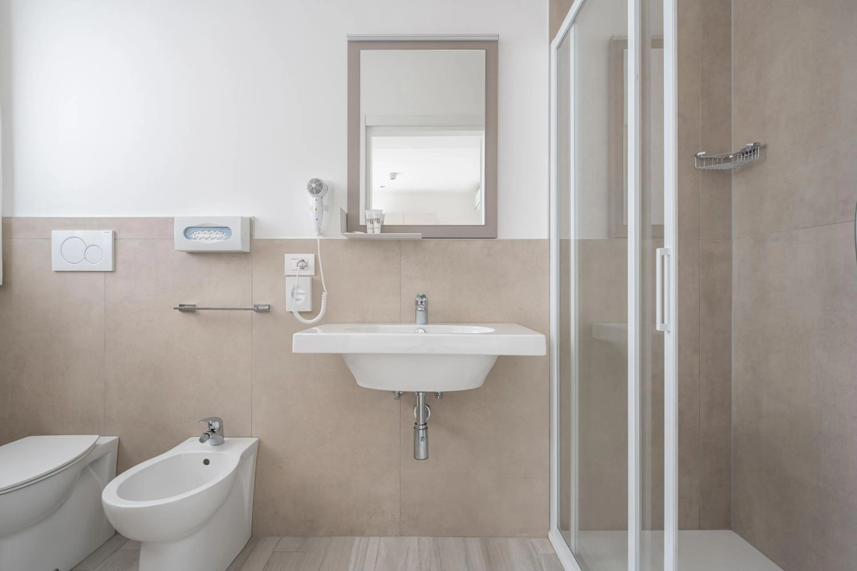 Bathroom in Hotel Boston 3 Stelle Superior Frontemare