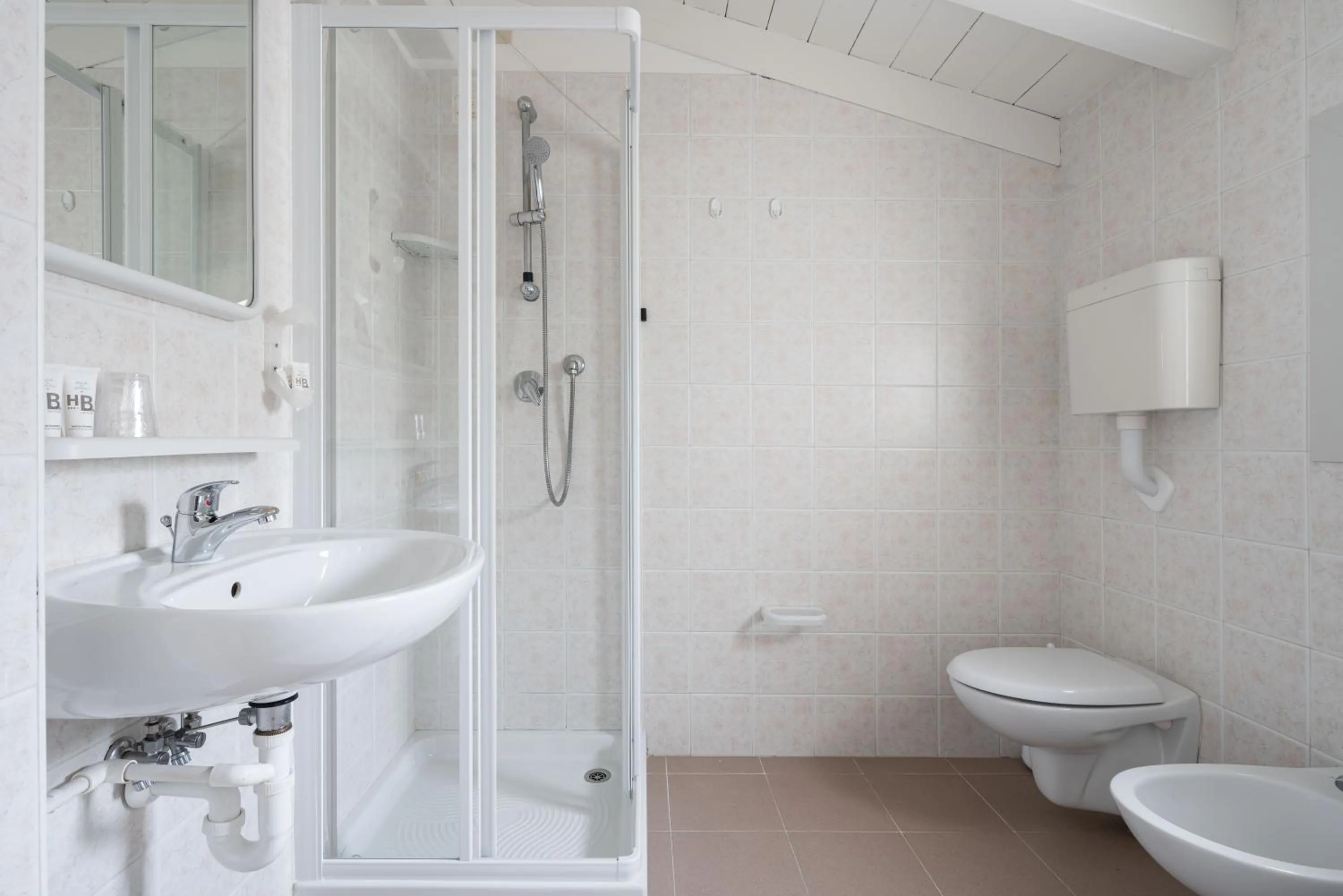 Bathroom in Hotel Boston 3 Stelle Superior Frontemare