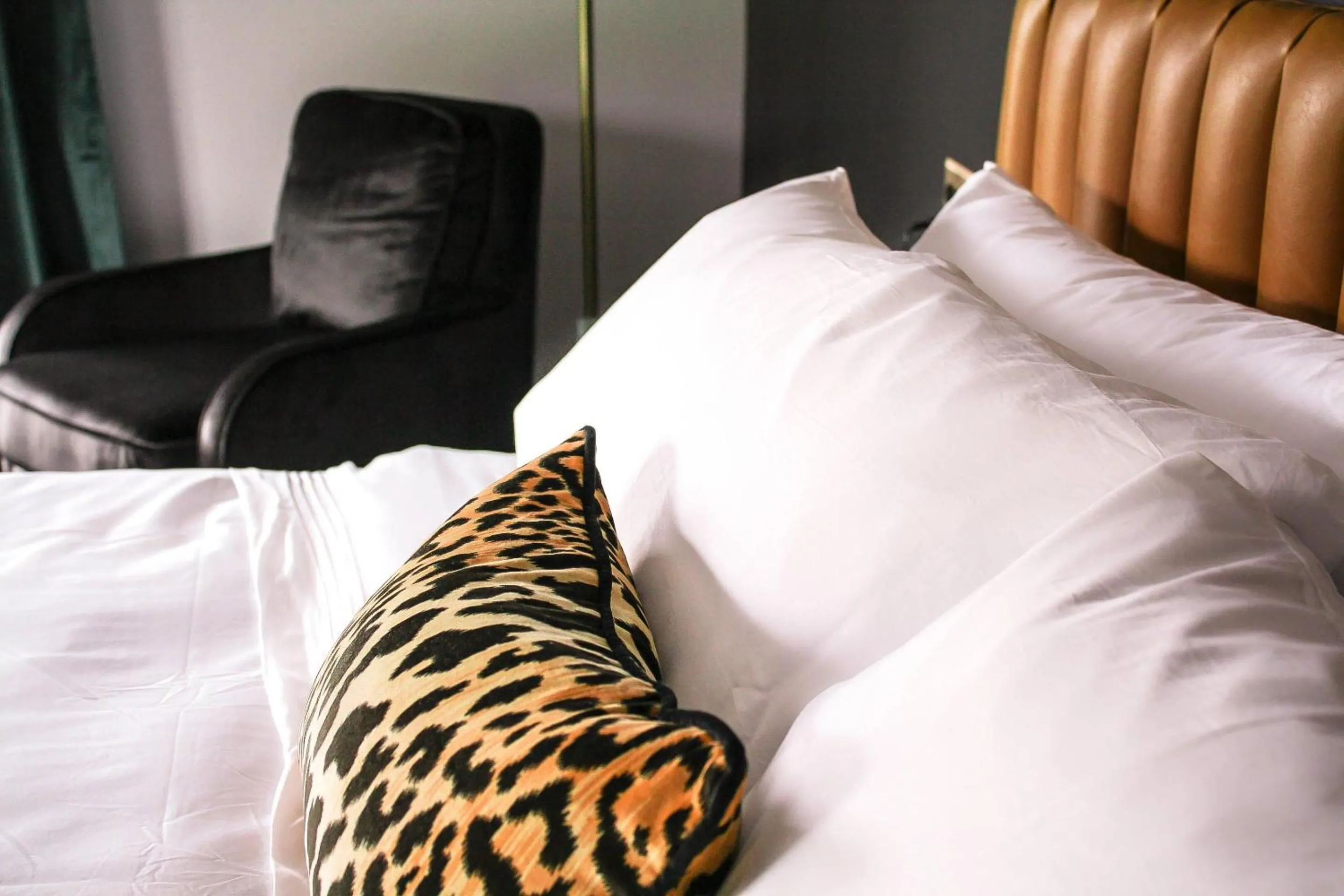 Bedroom, Bed in The Inn Hotel Lake Okoboji, an Ascend Collection Hotel