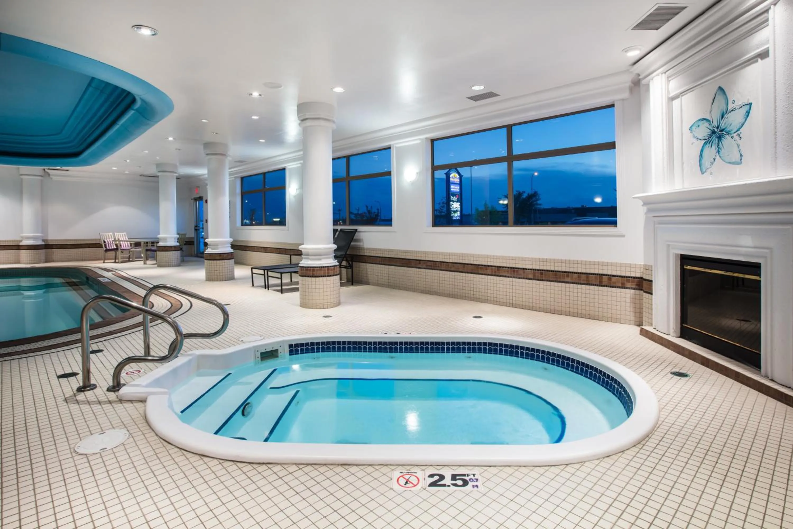 Swimming pool in Holiday Inn & Suites Grande Prairie by IHG