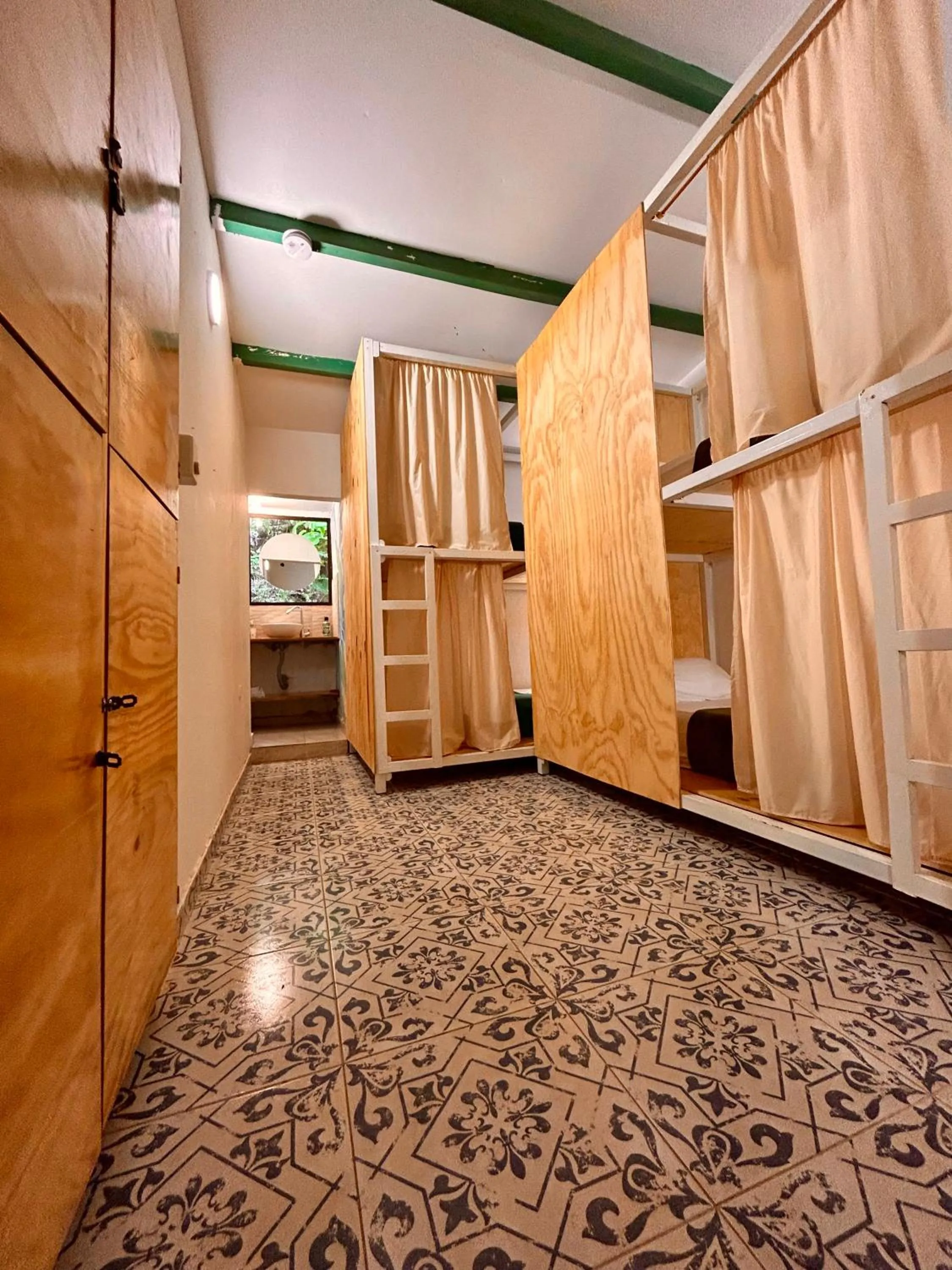 Bed in 8-Bed Mixed Dormitory Room in Costeño River Minca