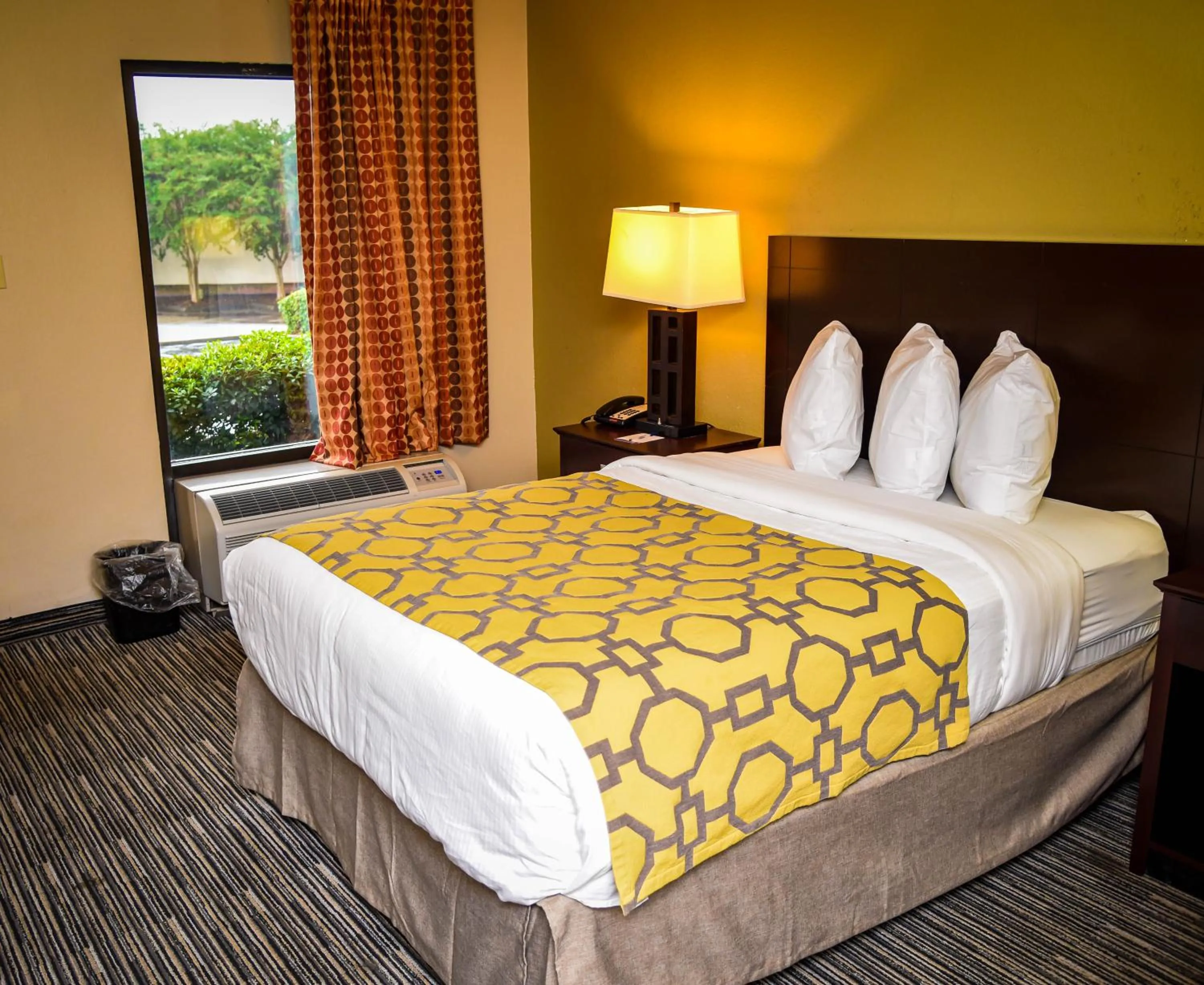 Bedroom, Bed in Baymont by Wyndham Columbus GA