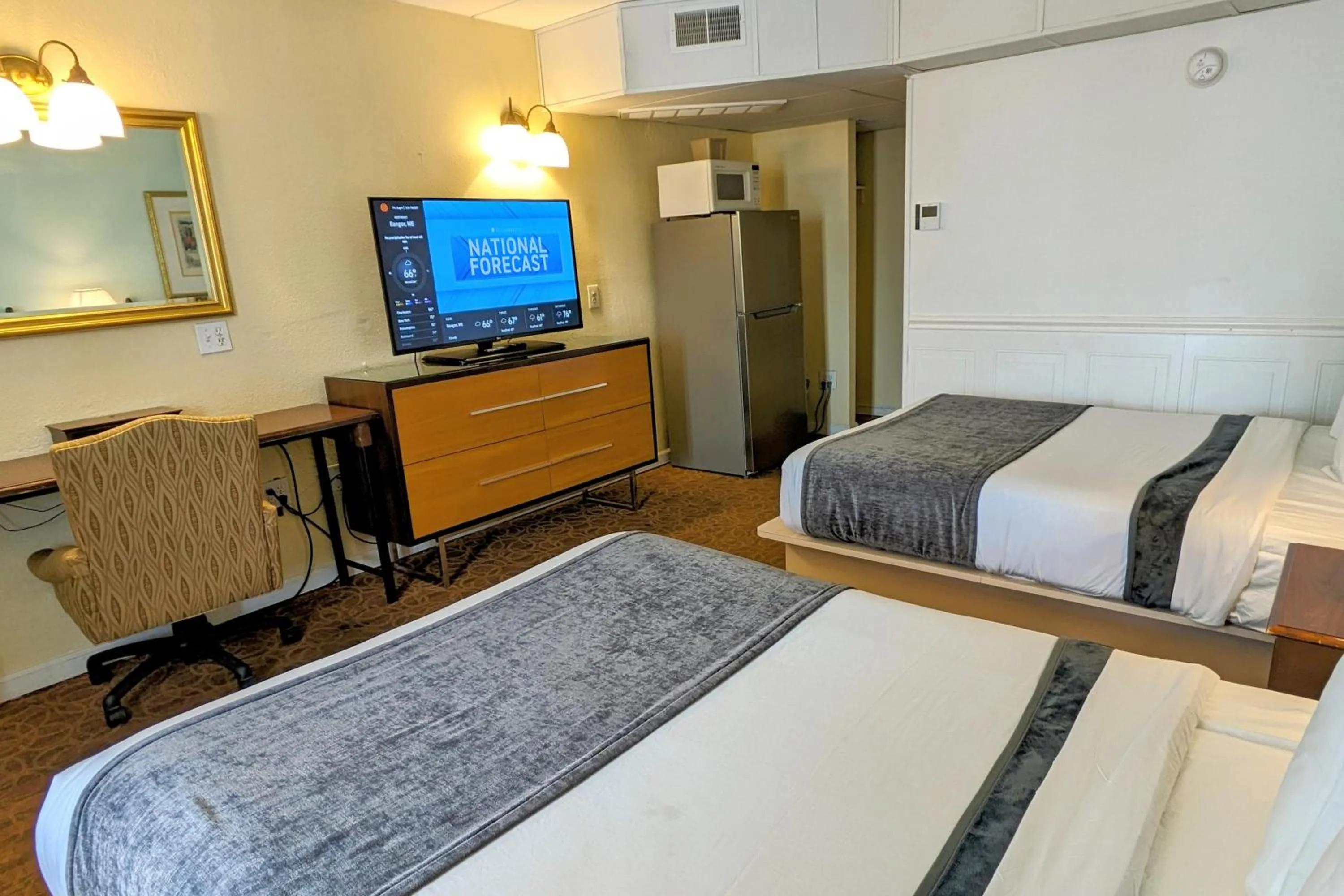 TV and multimedia, Bed in Quebec Motel