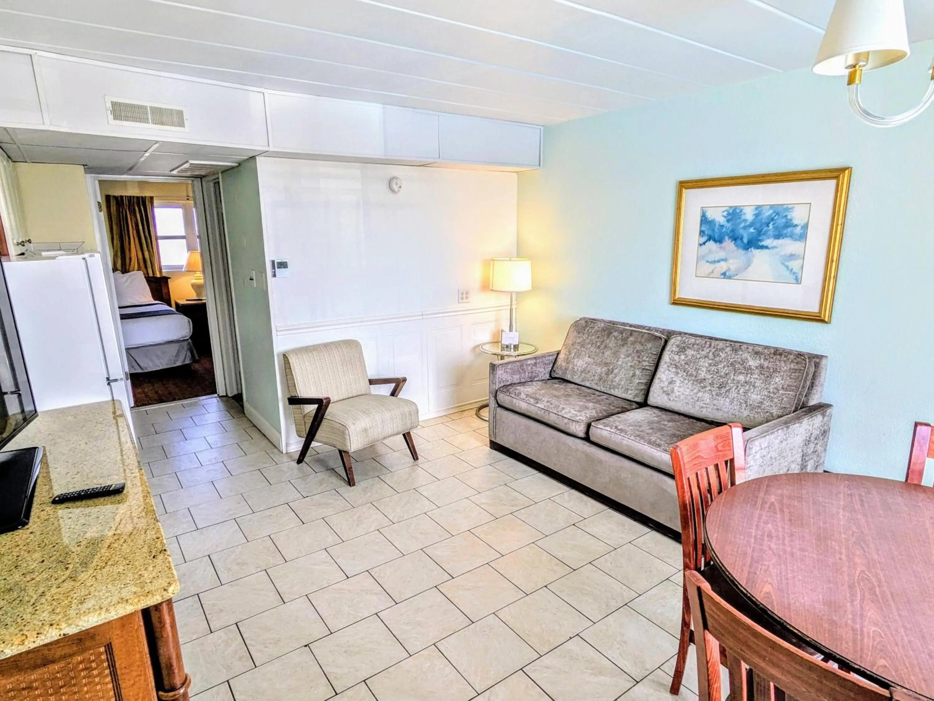 Seating area in Quebec Motel