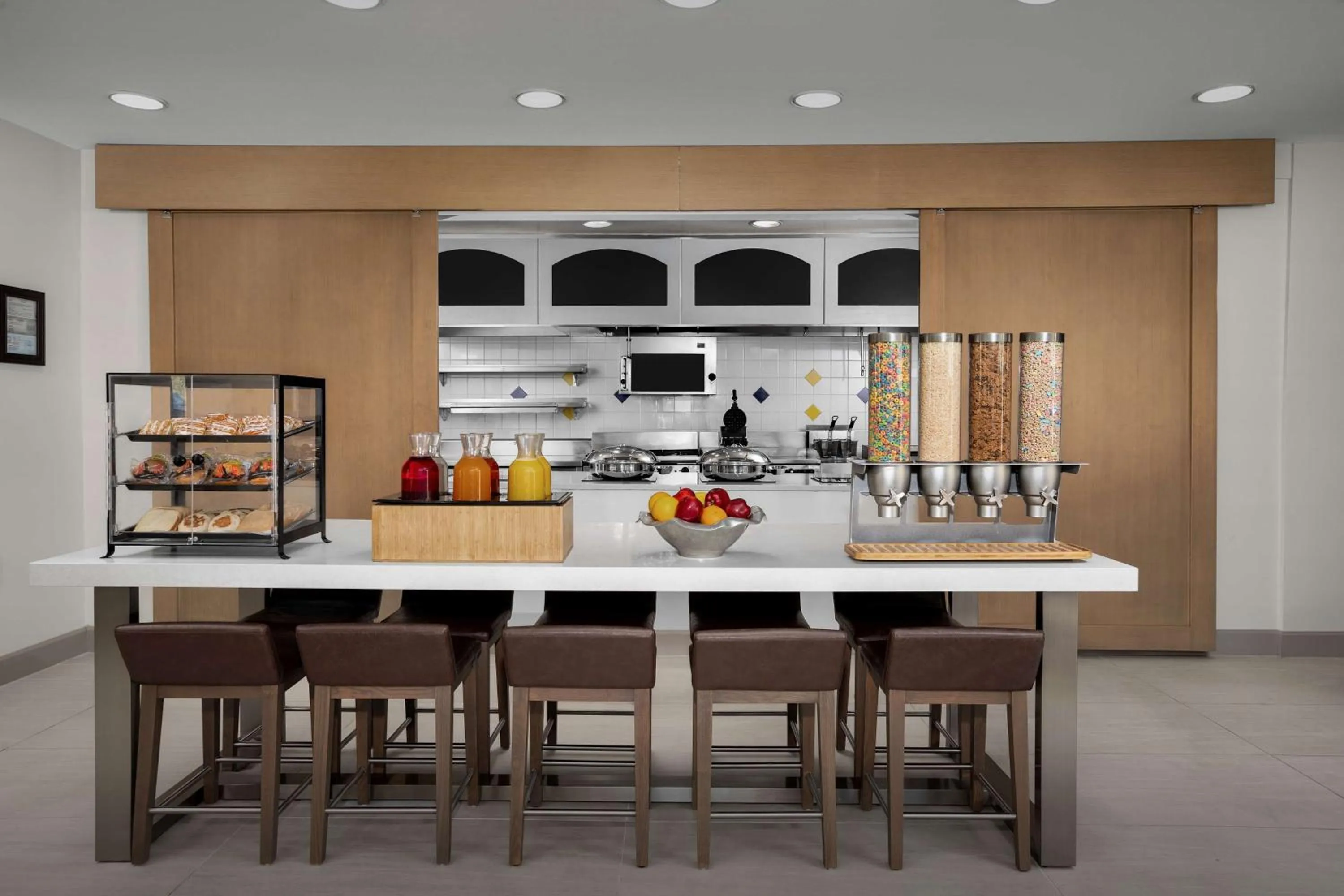 Restaurant/places to eat in Hilton Garden Inn Colorado Springs North