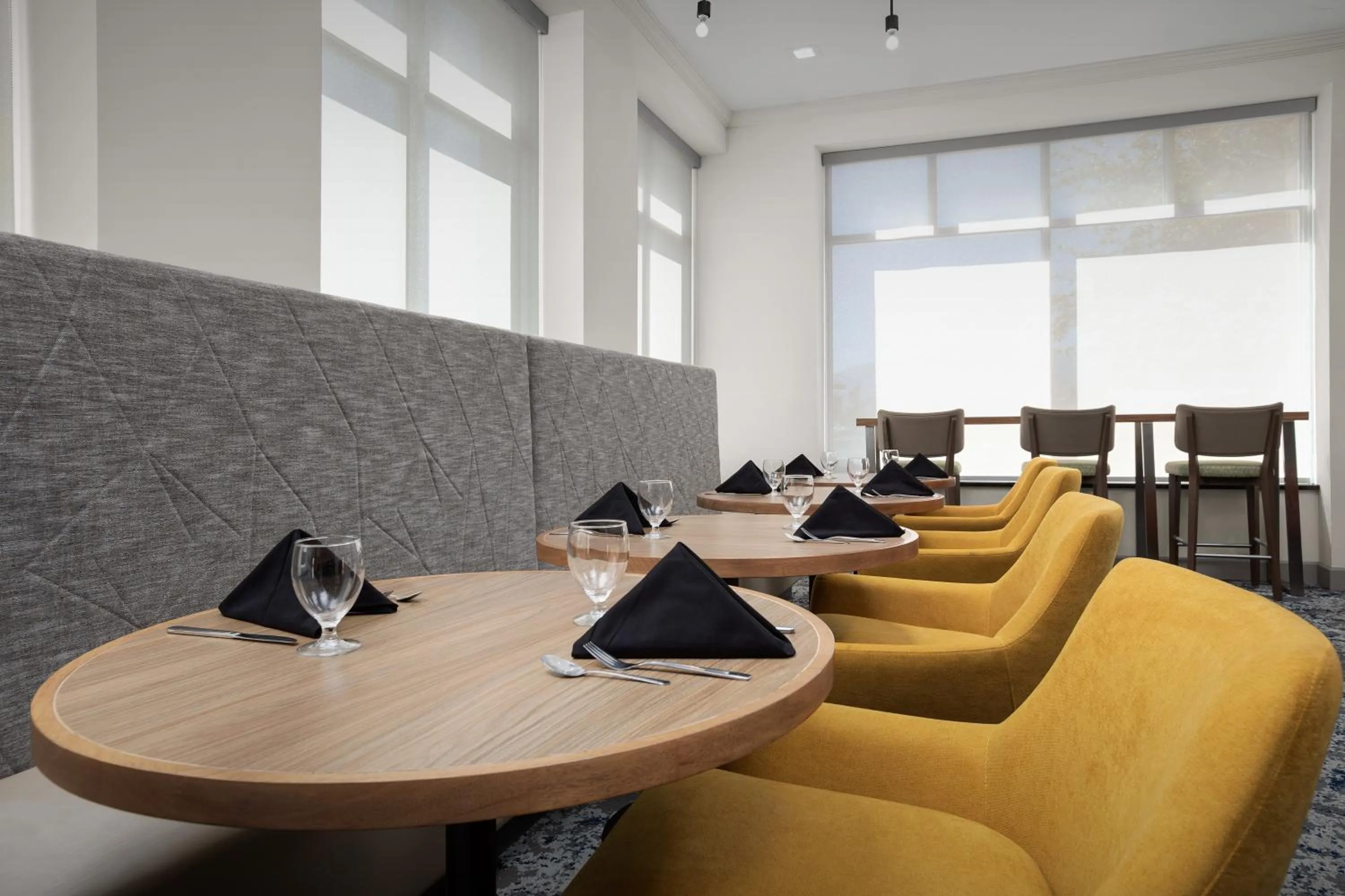 Restaurant/places to eat in Hilton Garden Inn Colorado Springs North