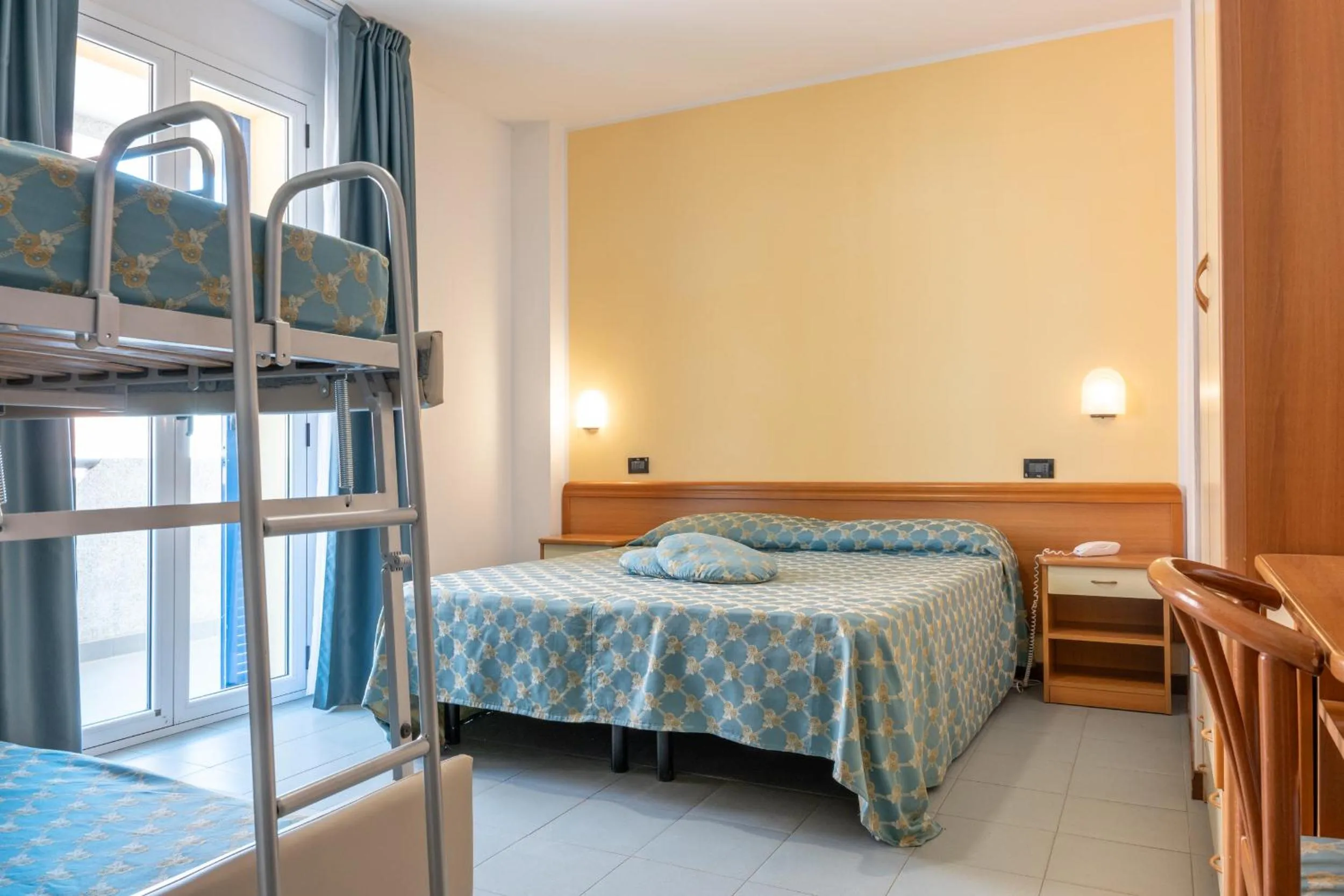 View (from property/room), Bed in Hotel Thea