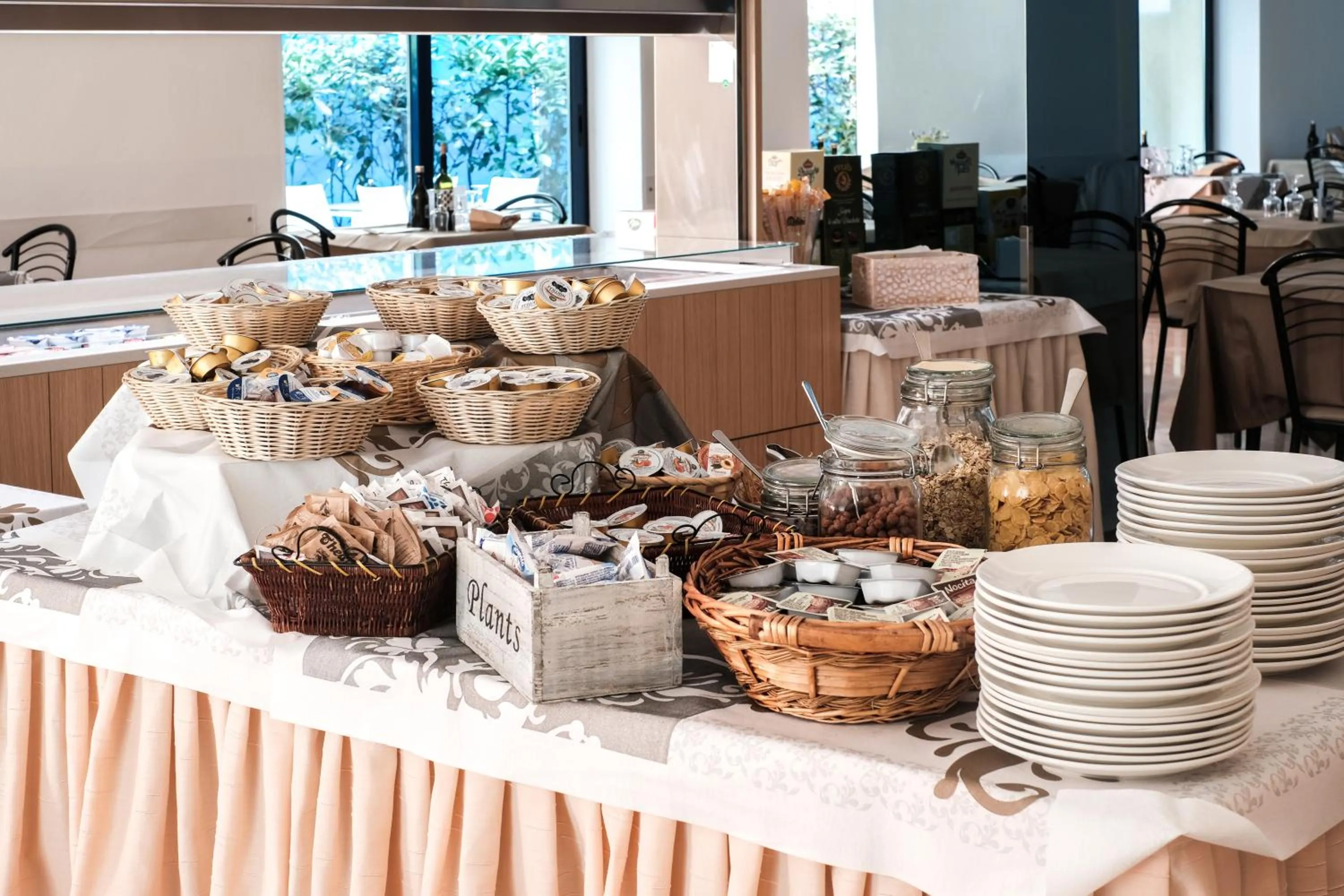 Food and drinks in Hotel Thea