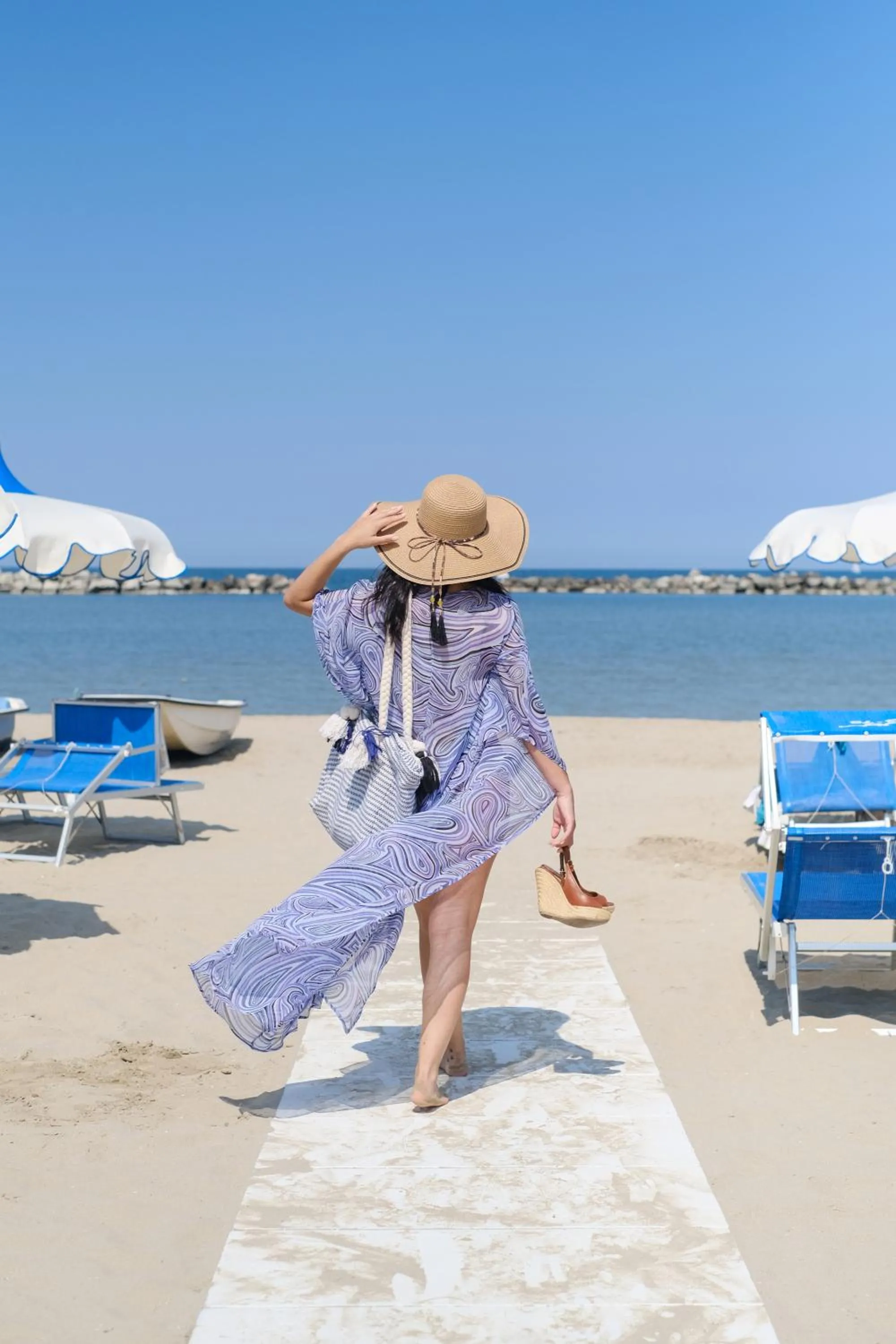 Summer in Hotel Thea