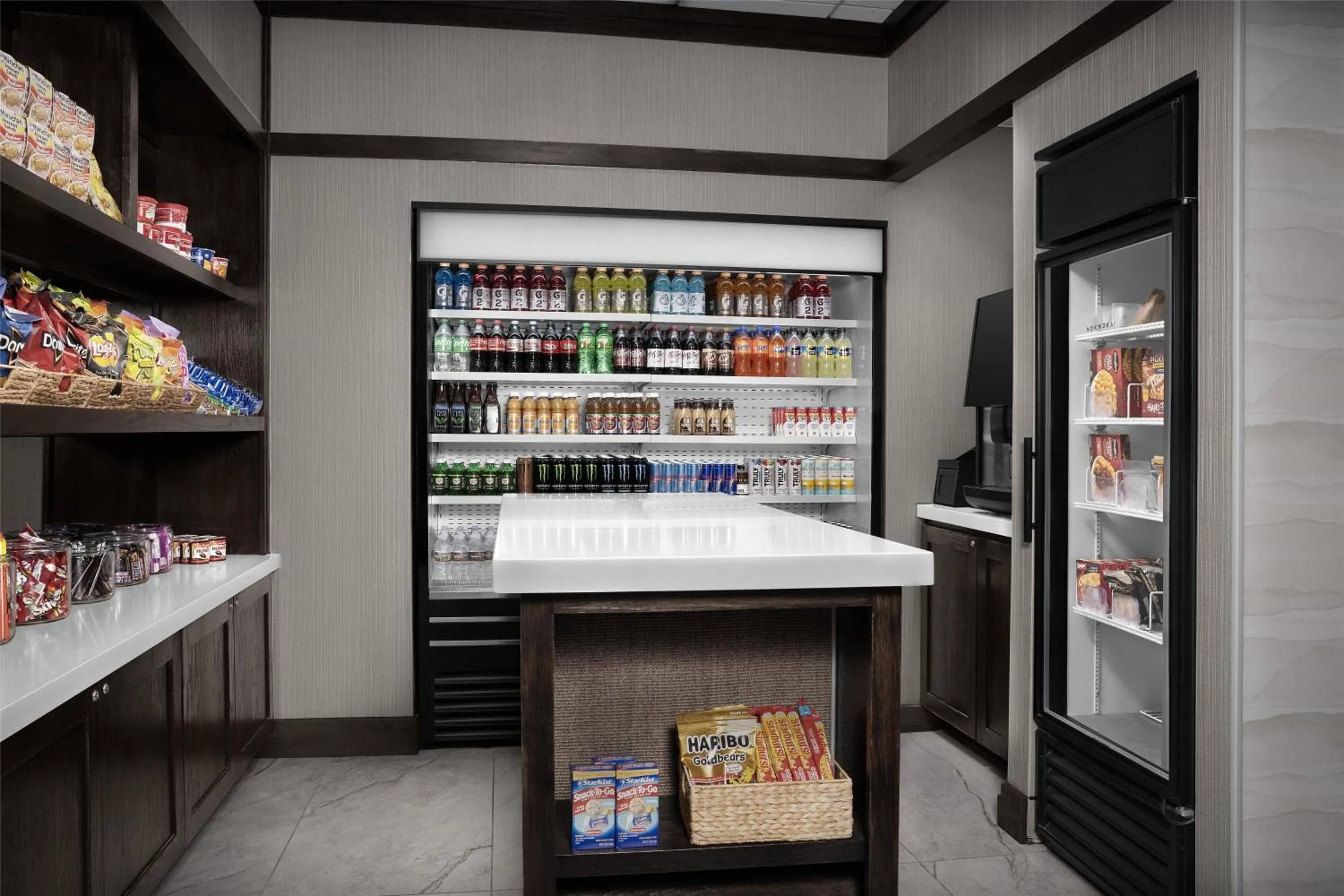 Restaurant/places to eat in Embassy Suites by Hilton Dallas Near the Galleria