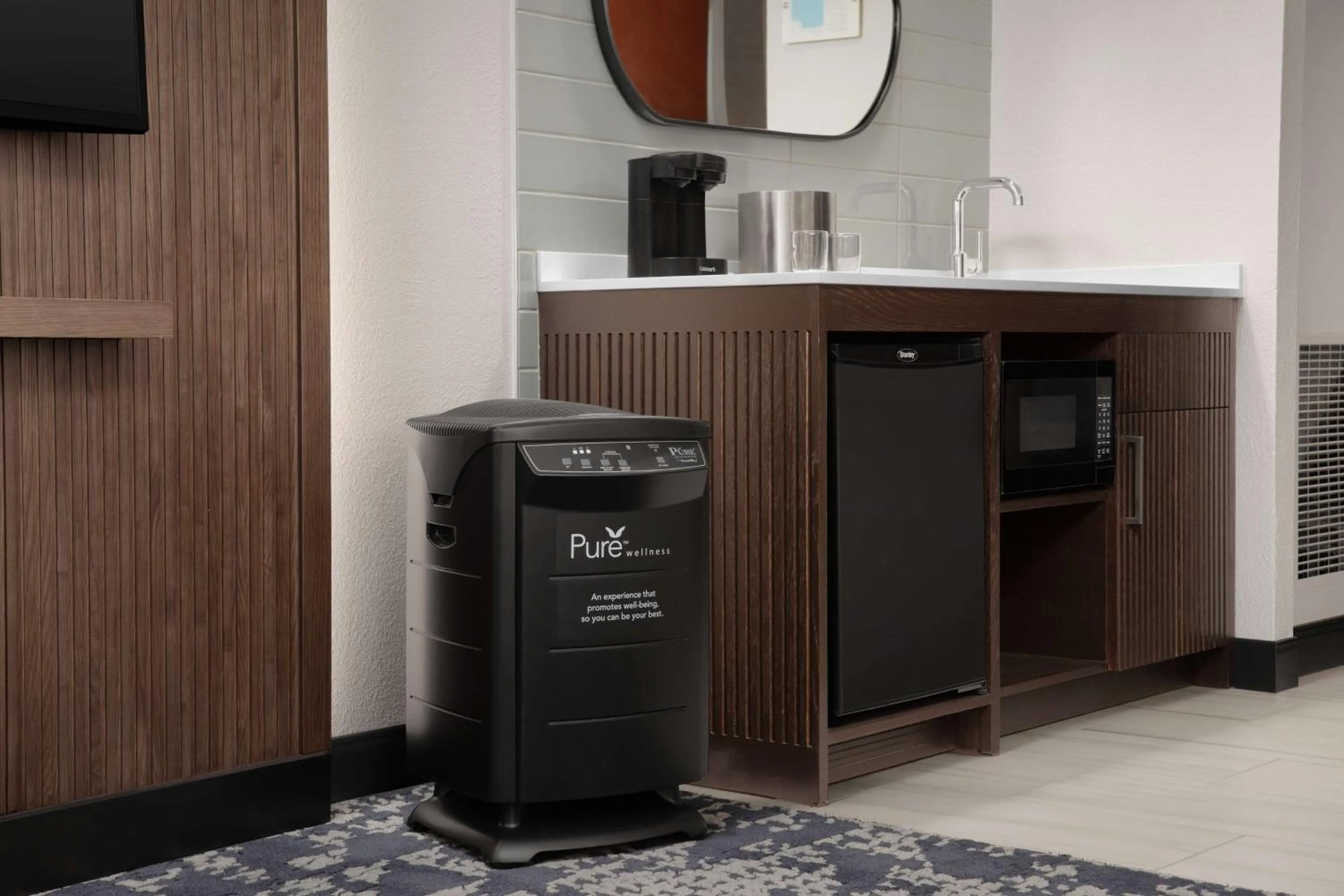 Bedroom in Embassy Suites by Hilton Dallas Near the Galleria