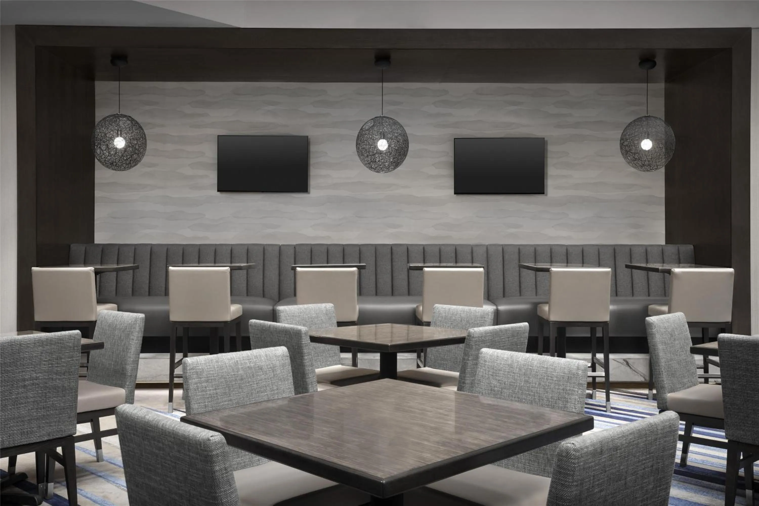 Restaurant/places to eat in Embassy Suites by Hilton Dallas Near the Galleria