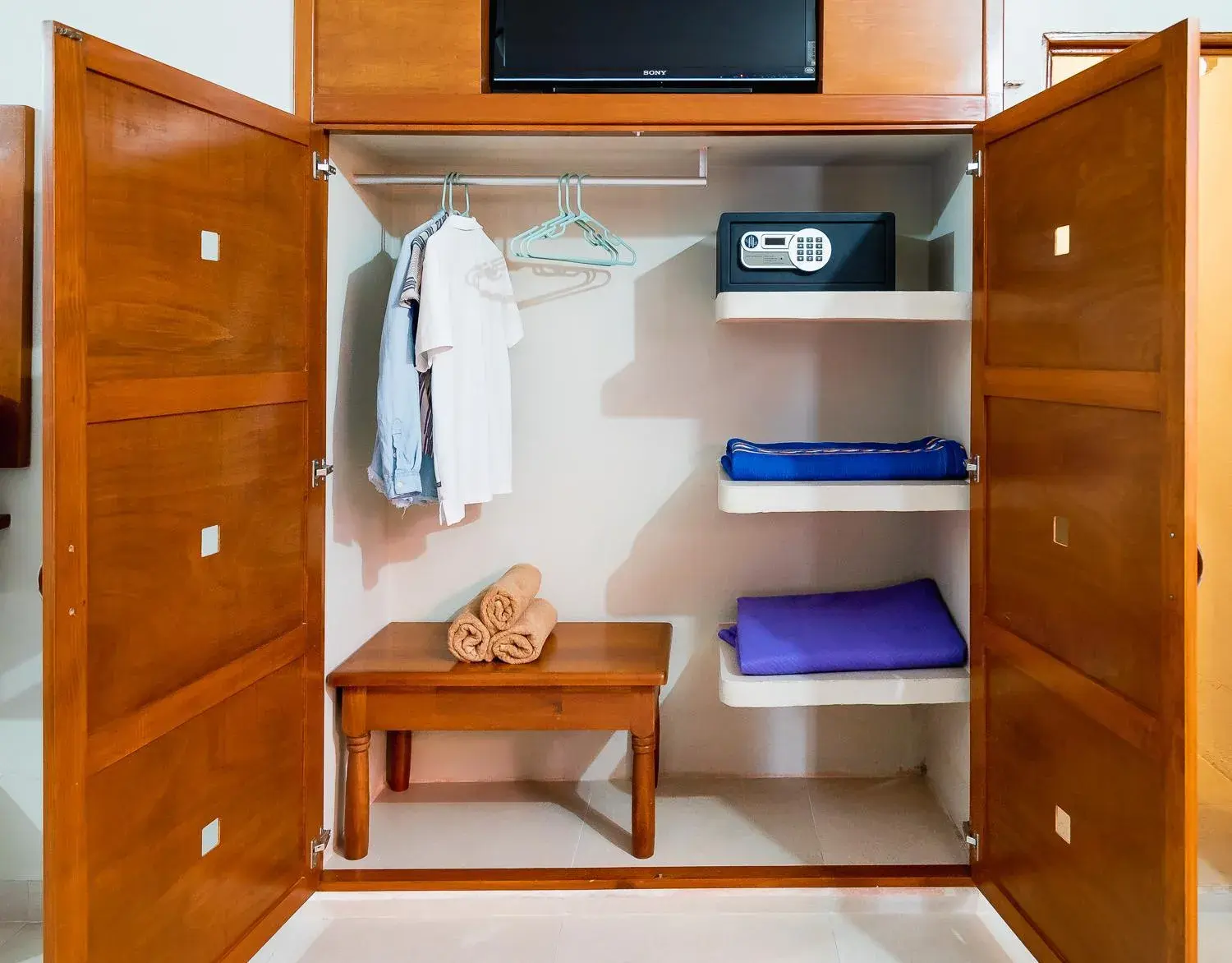 Standard Queen Room with Two Queen Beds in Hotel Yumkiin - Cerca Del Ferry y Terminal ADO Standard Queen Room with Two Queen Beds in Hotel Yumkiin - Cerca Del Ferry y Terminal ADO