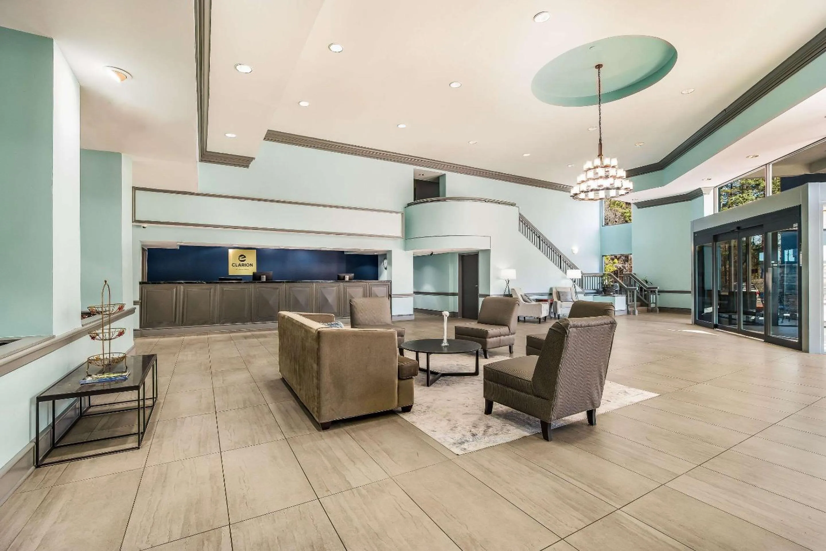 Lobby or reception in Clarion Inn & Suites Florence - Darlington