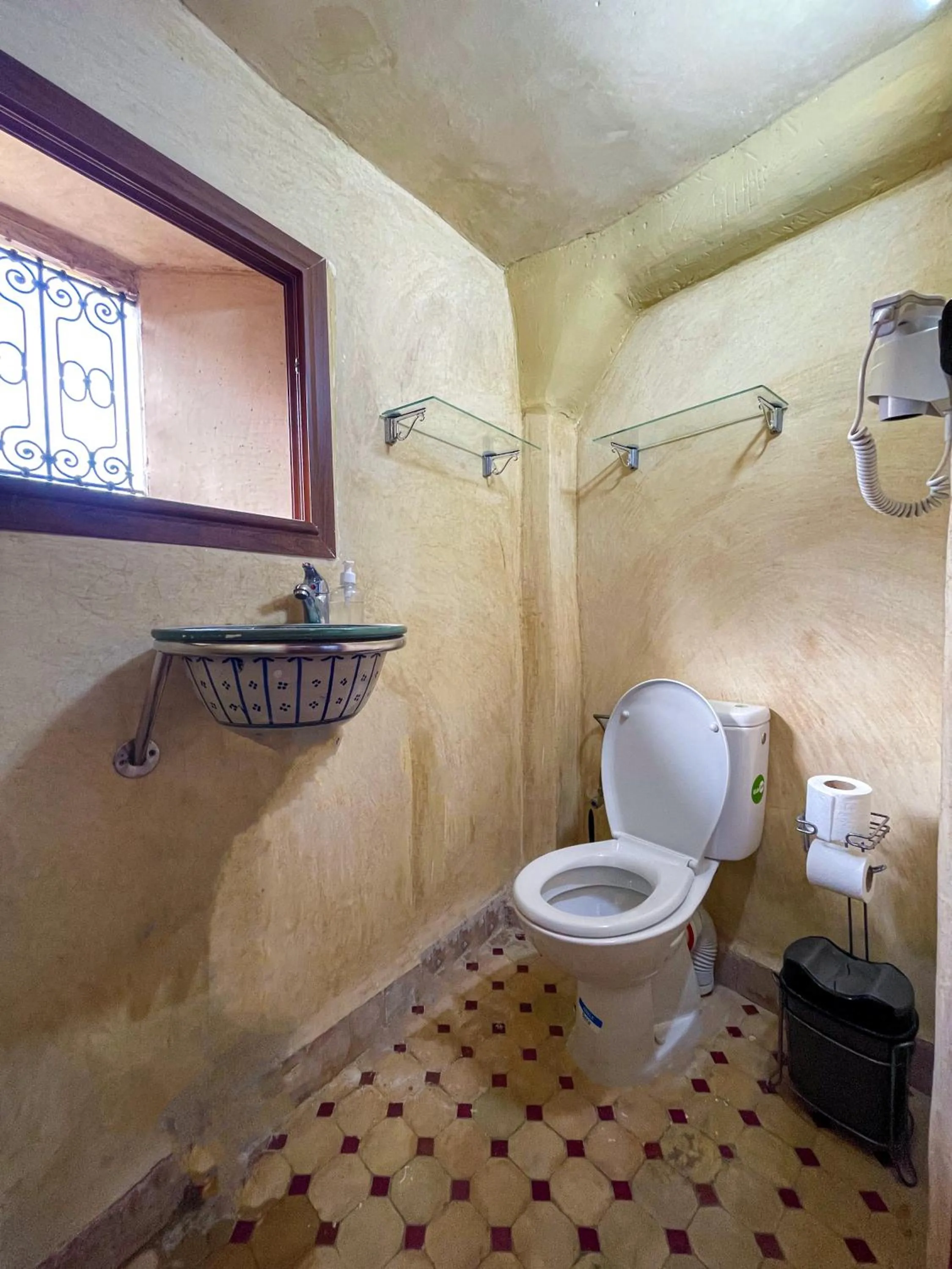 Shower in Riad Dar El Ouedghiri