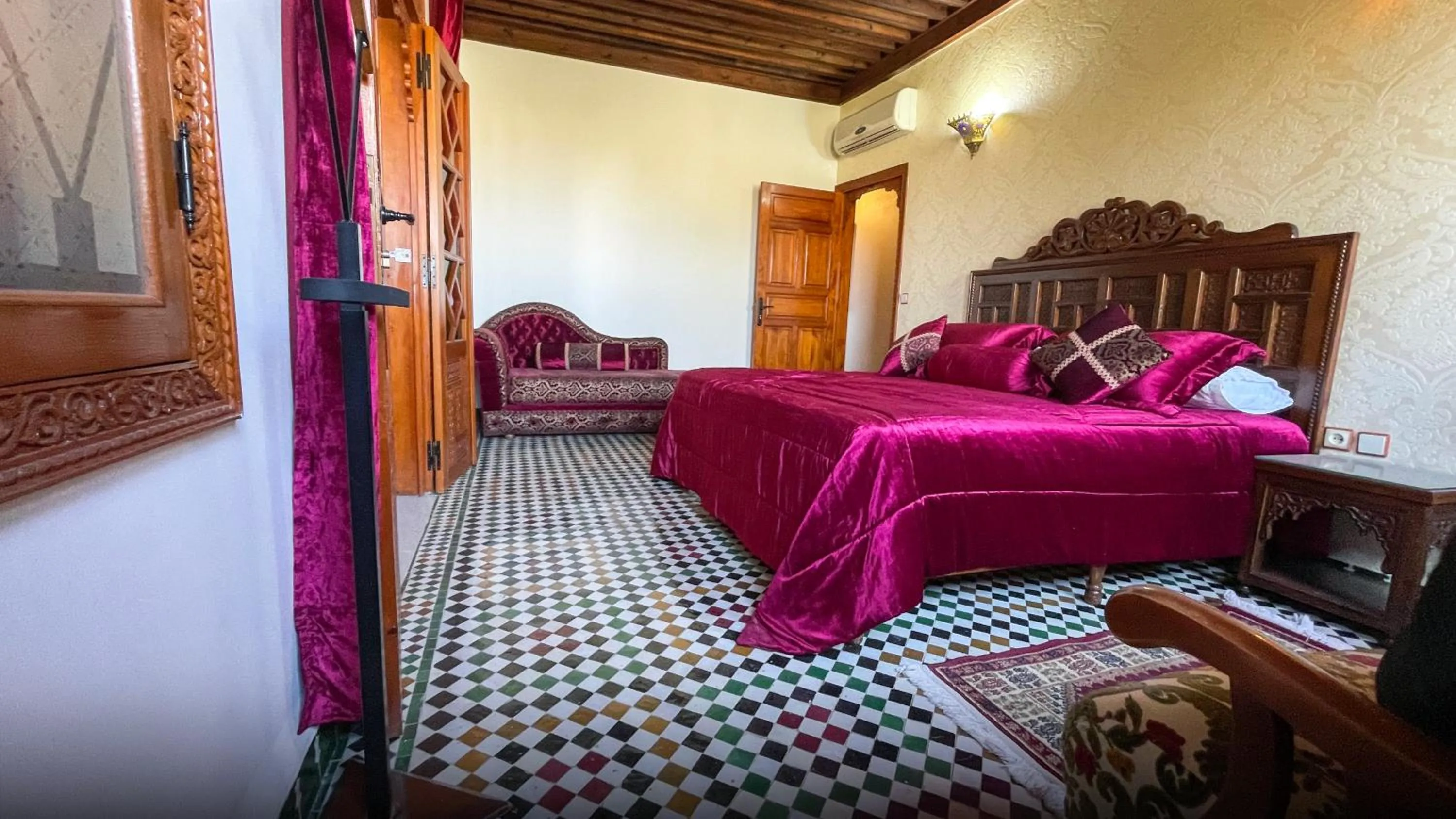 Bed in Riad Dar El Ouedghiri