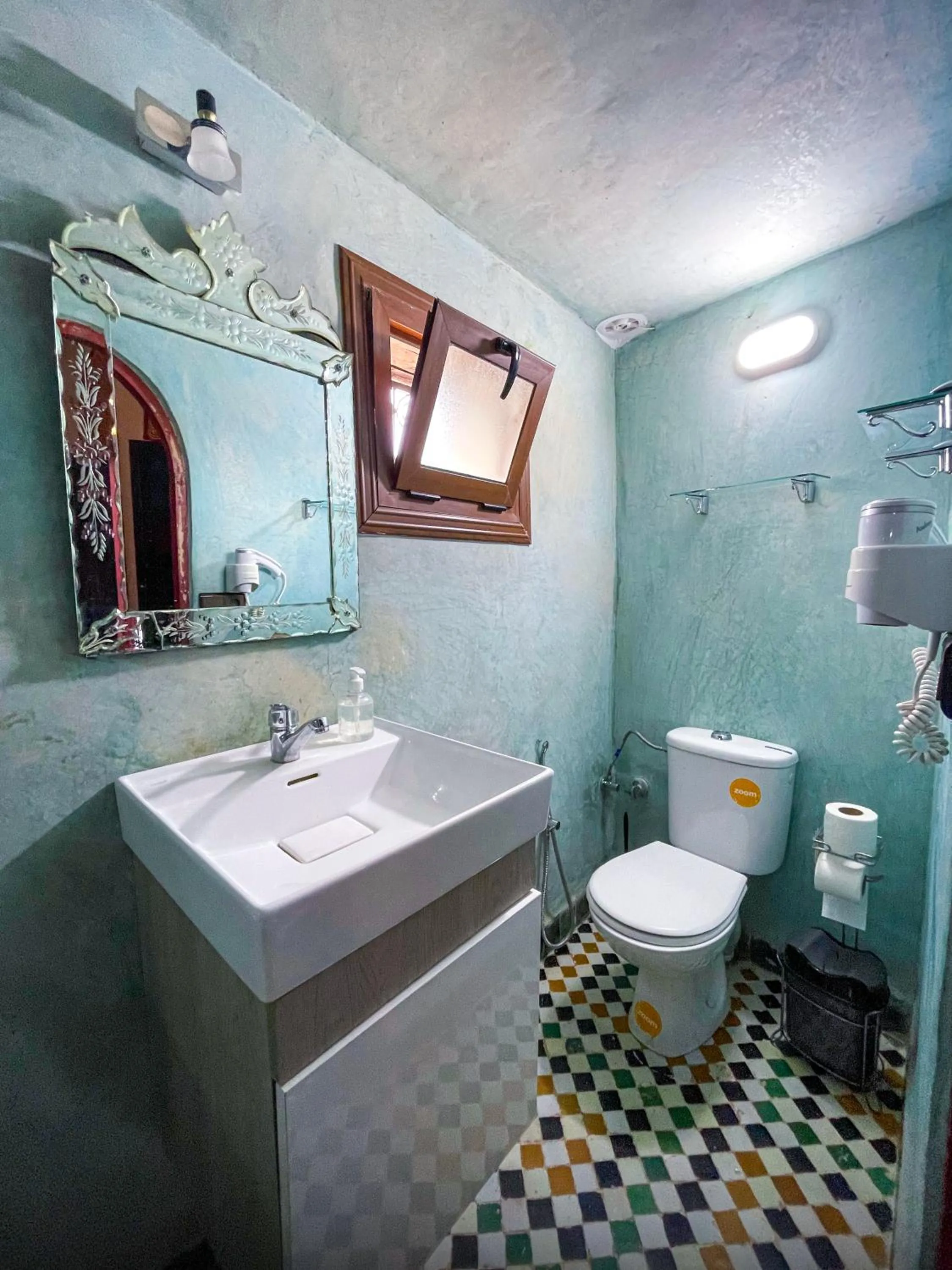 Shower in Riad Dar El Ouedghiri