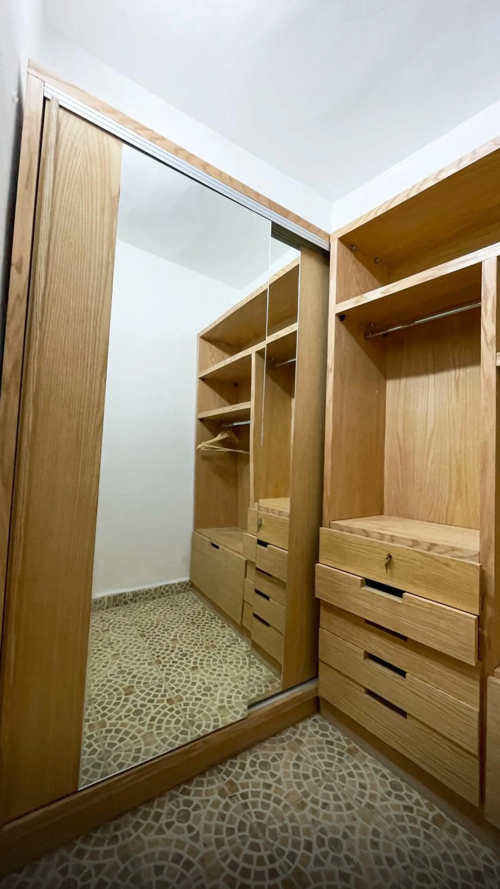 microwave in Riad Dar El Ouedghiri