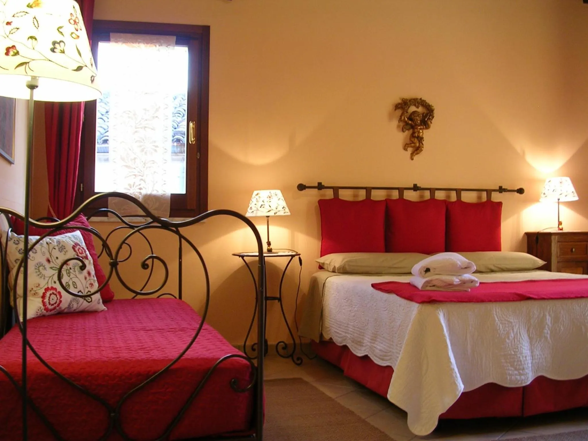 Photo of the whole room, Bed in Cappone B&B