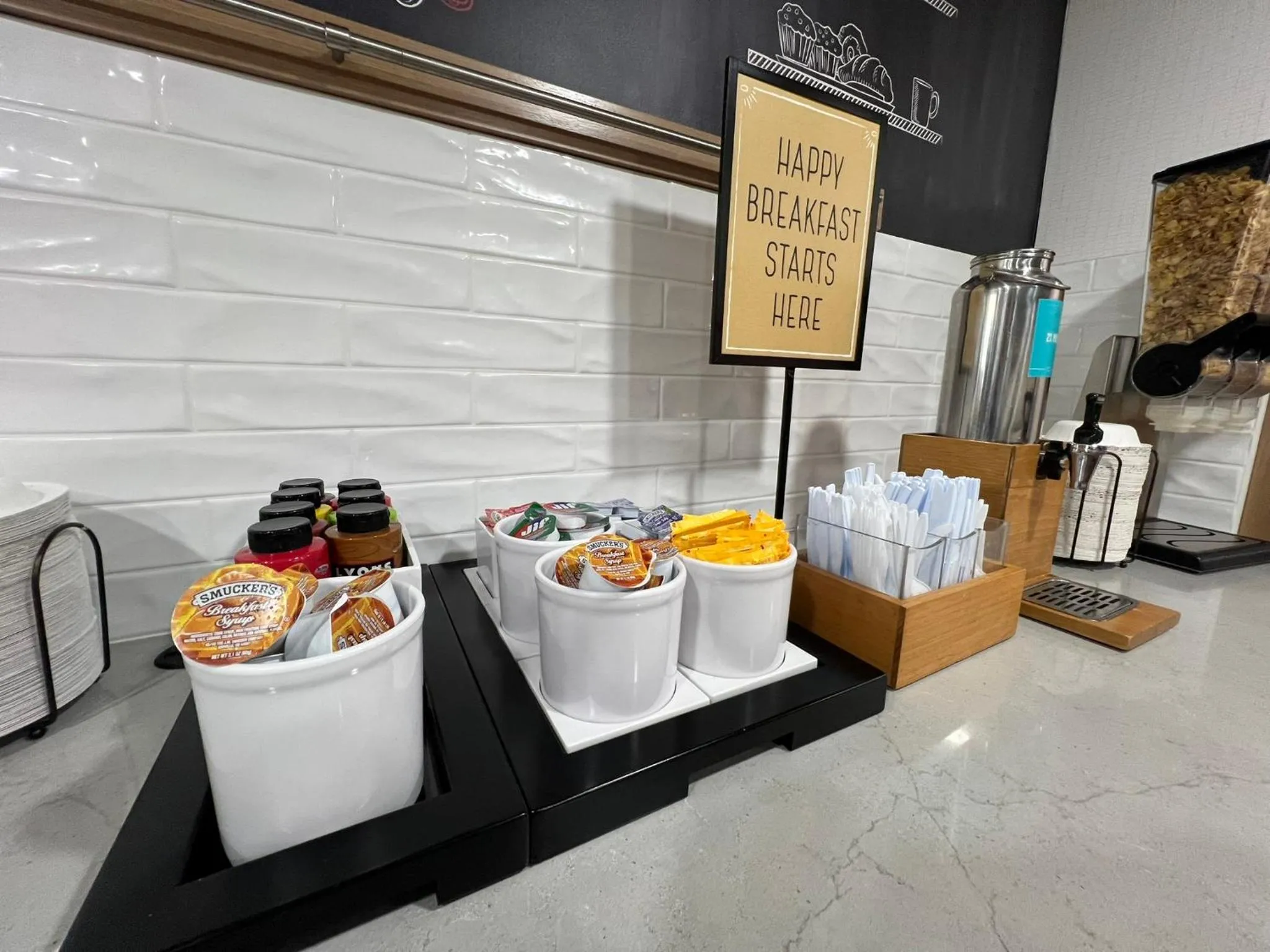 Buffet breakfast in Hampton Inn Bloomington