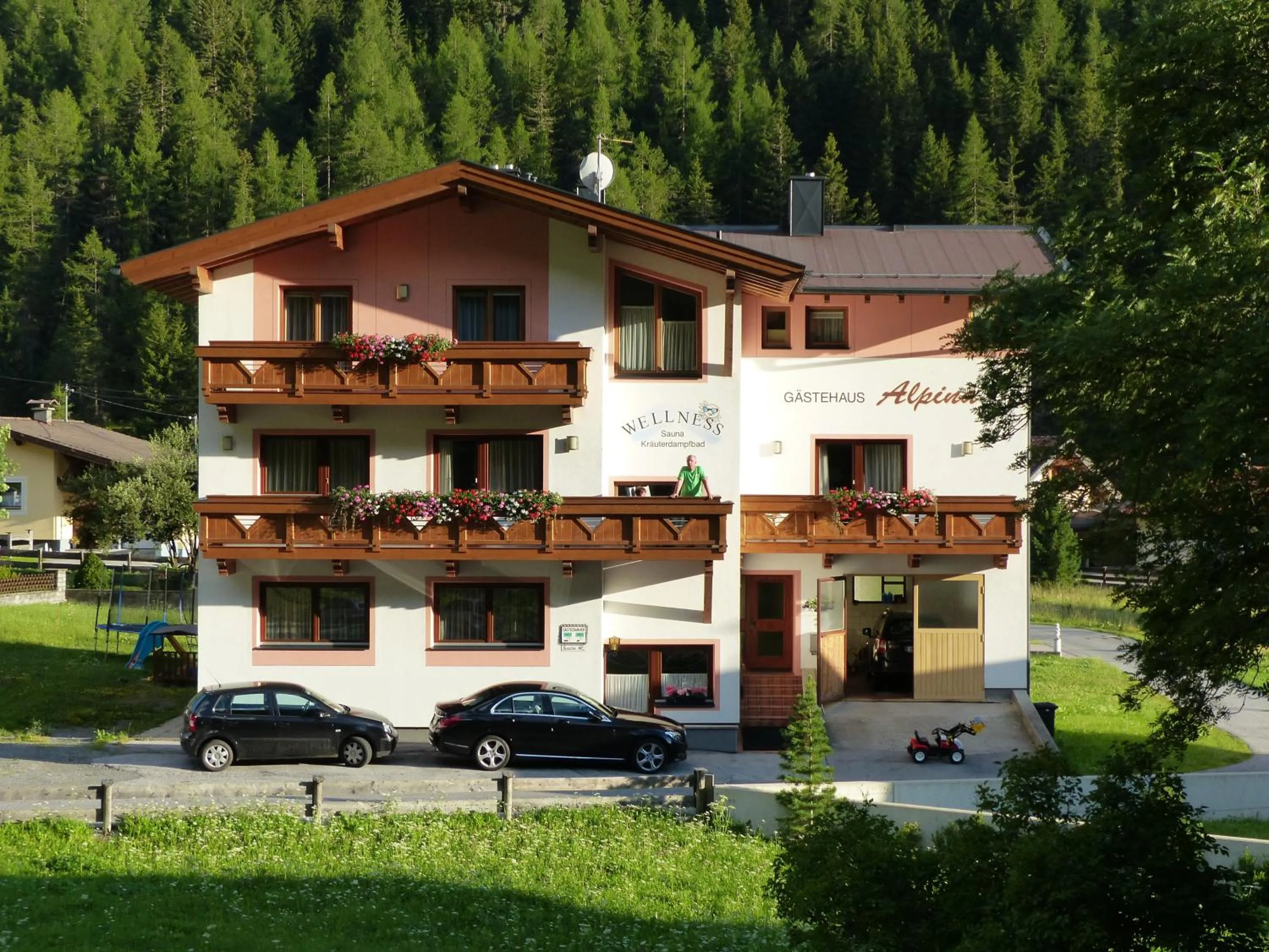 Facade/entrance in Haus Alpina & Landhaus Schöpf