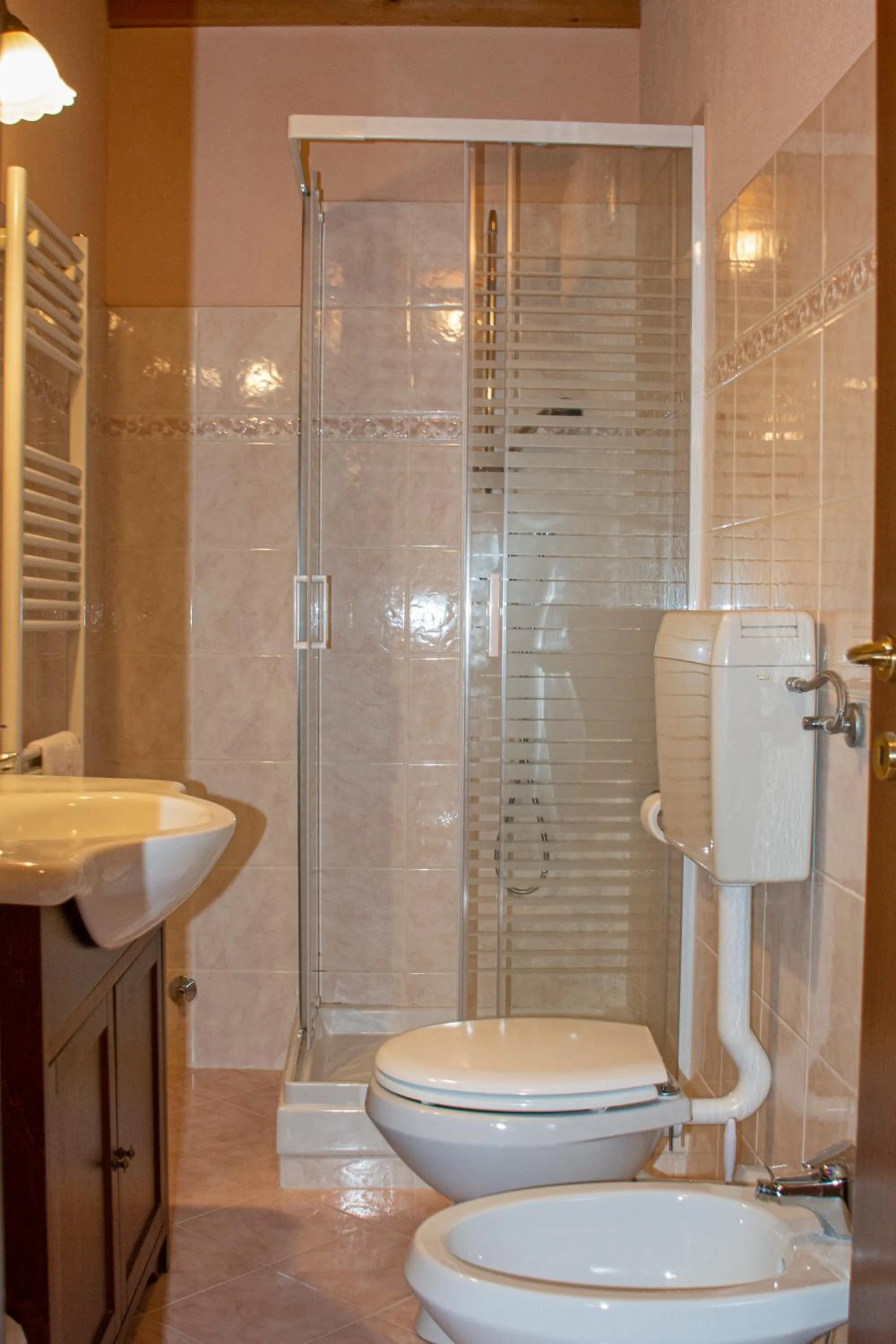 Shower in Hotel Capitelli