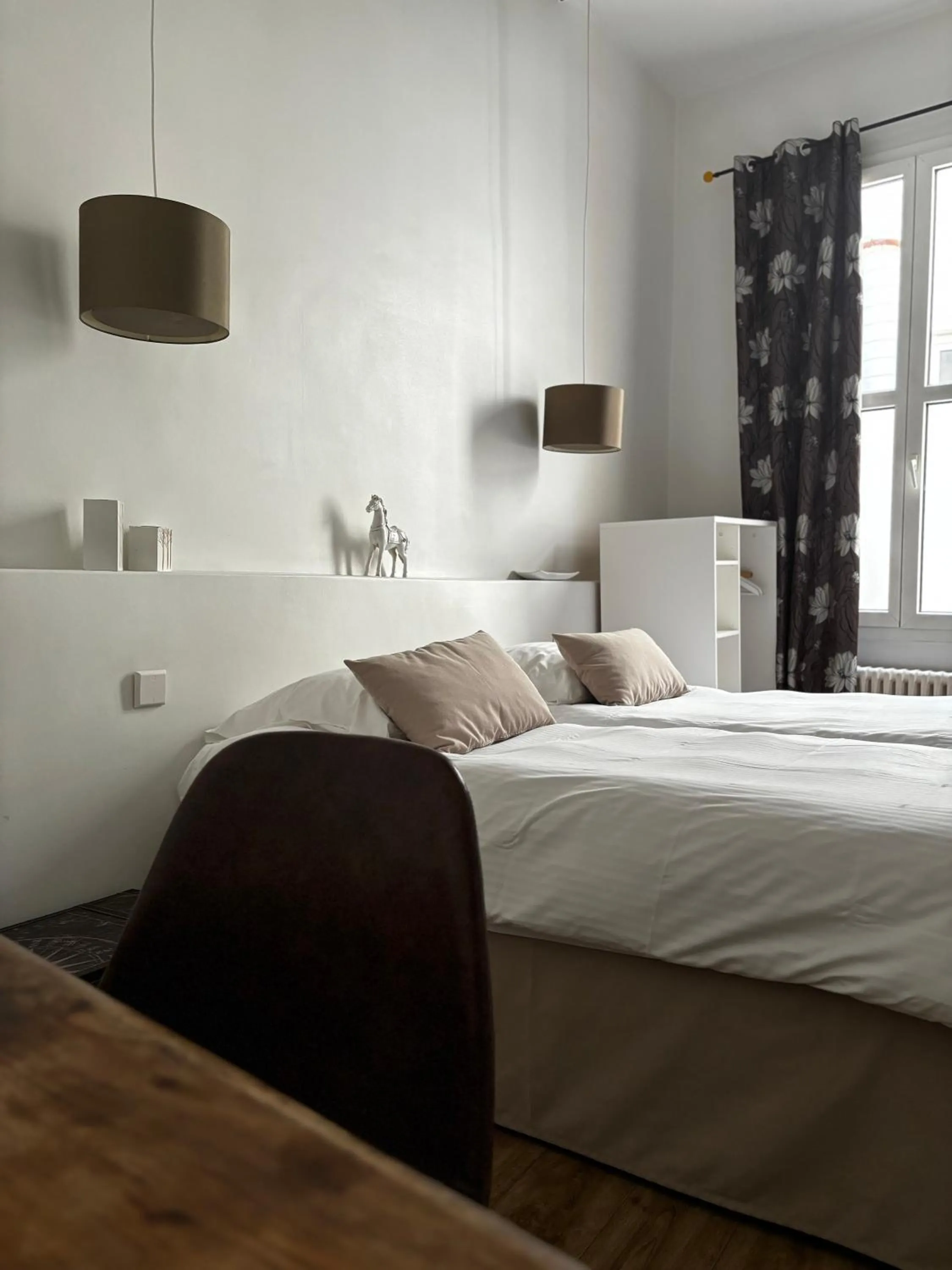 Property building, Bed in Rive Gauche