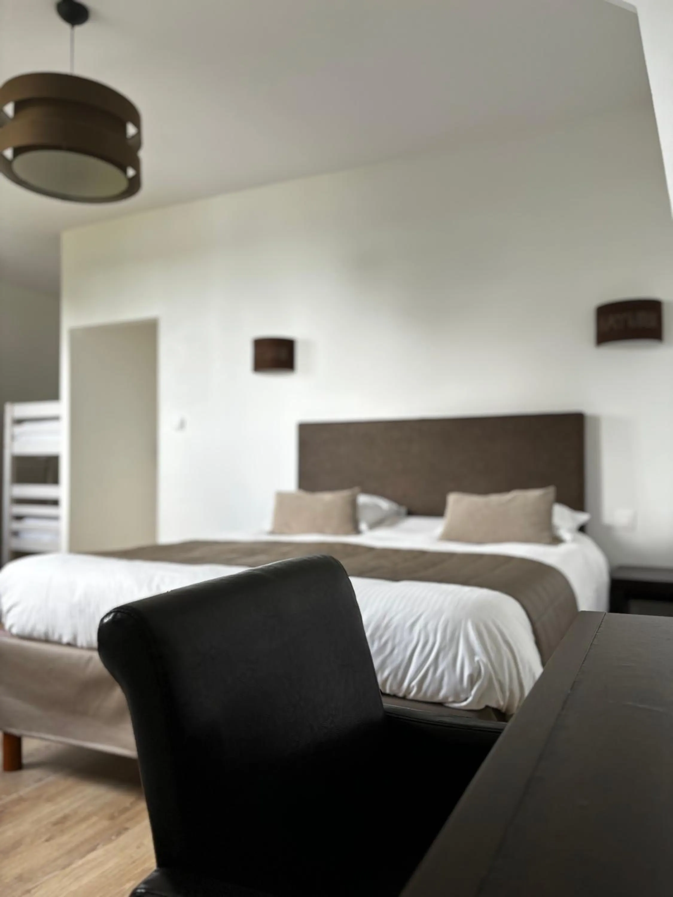 Property building, Bed in Rive Gauche