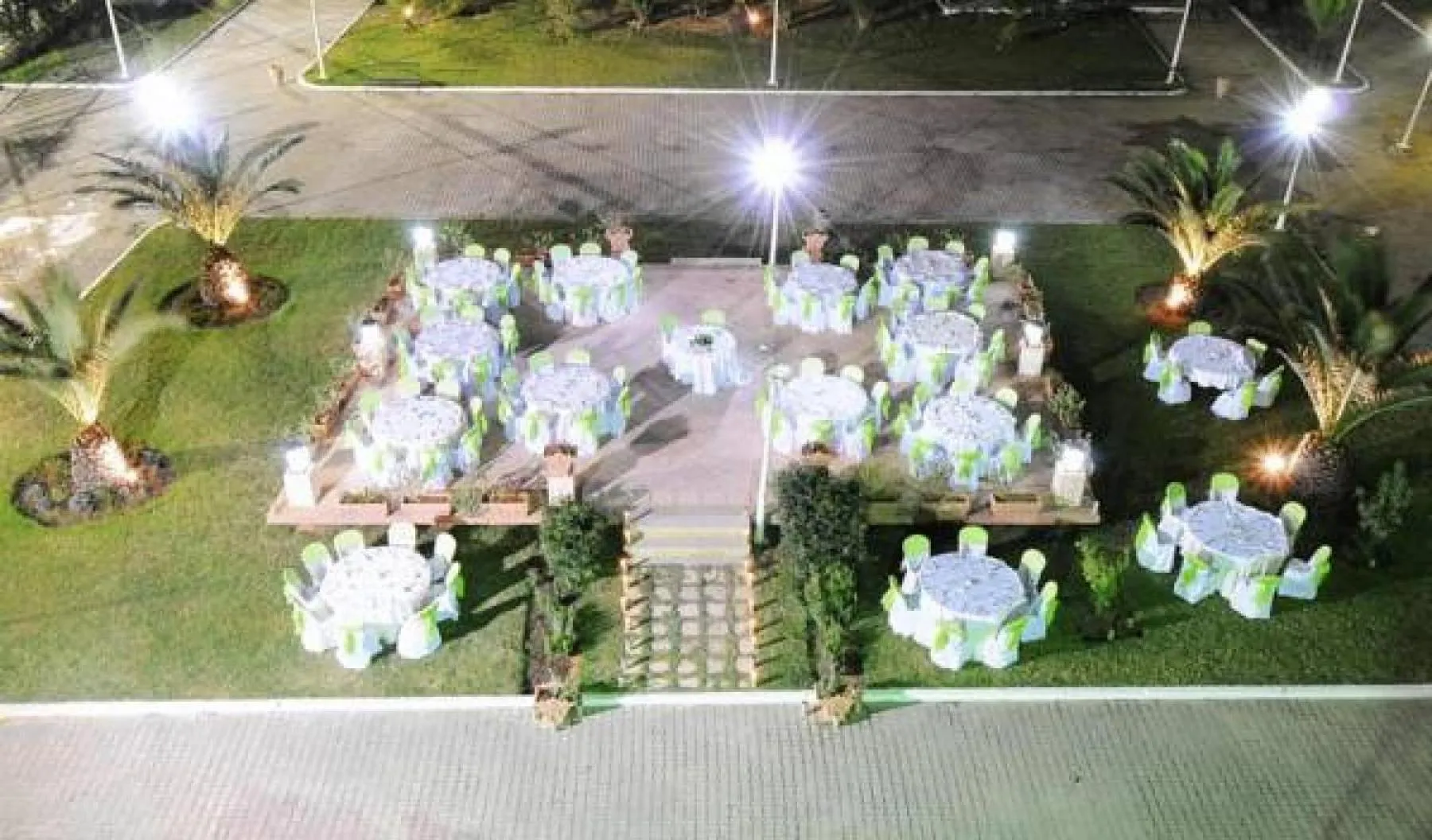 Restaurant/places to eat in Hotel du Parc