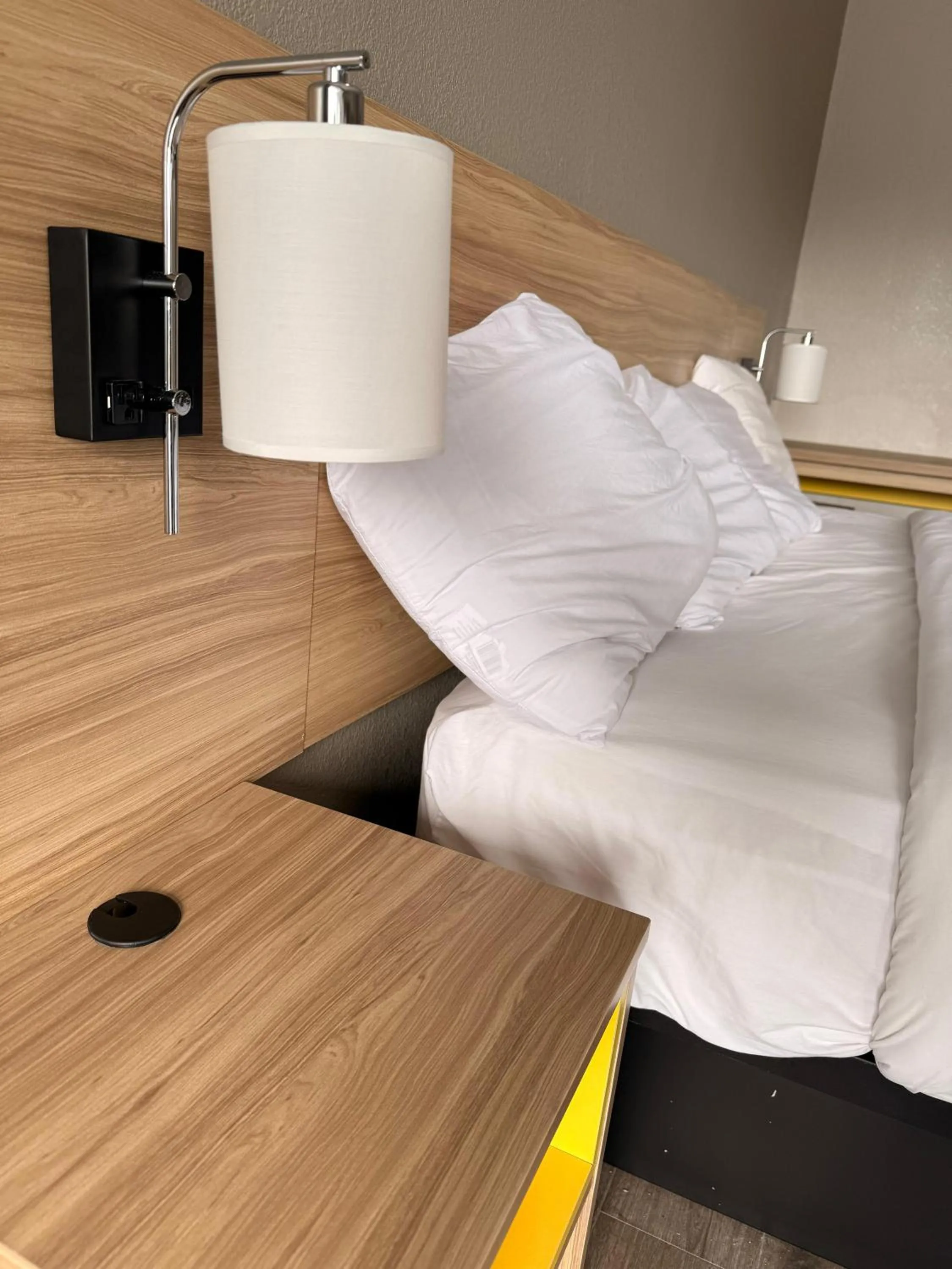 Bed in Days Inn by Wyndham Ruther Glen Kings Dominion Area