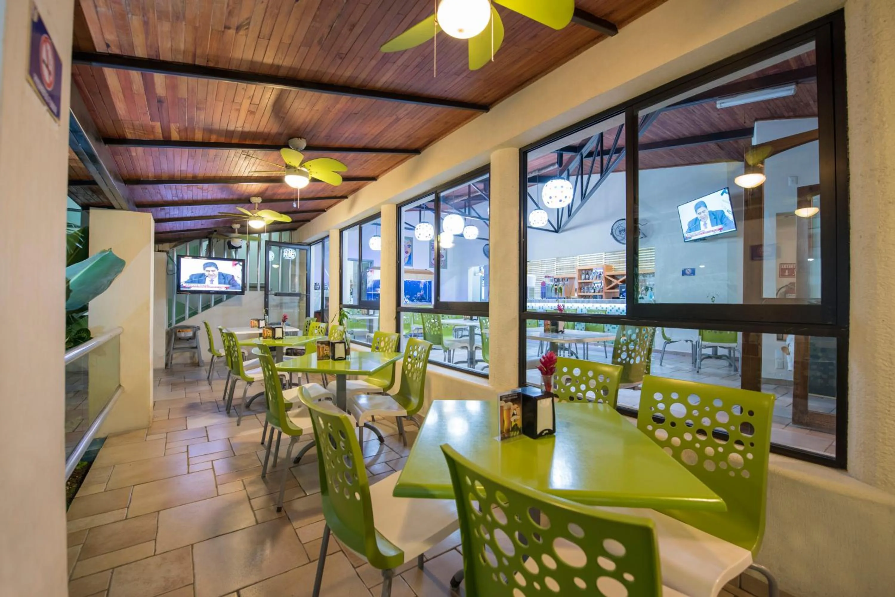 Food and drinks in Hotel Palace Inn