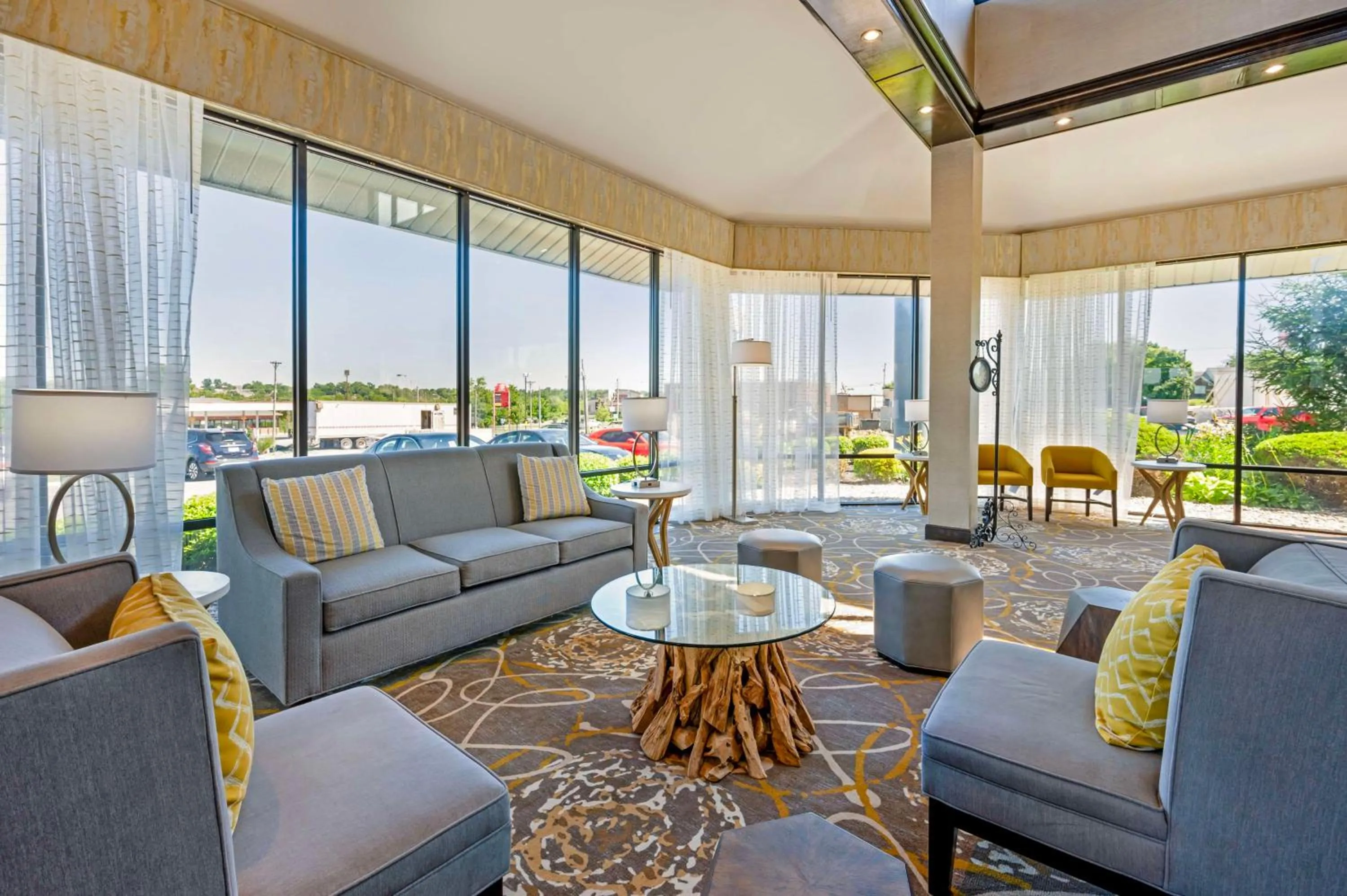 Lobby or reception in Best Western Ashbury Inn