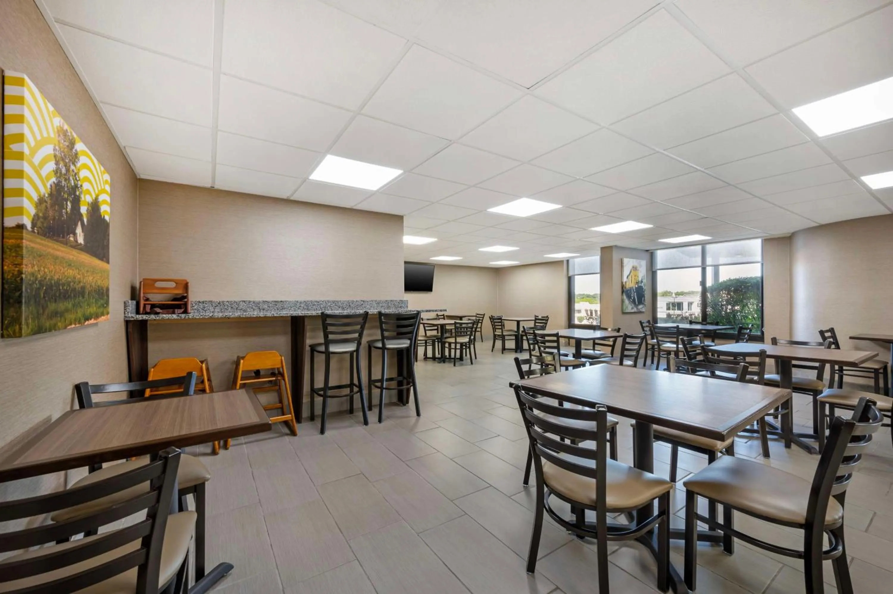 Breakfast in Best Western Ashbury Inn