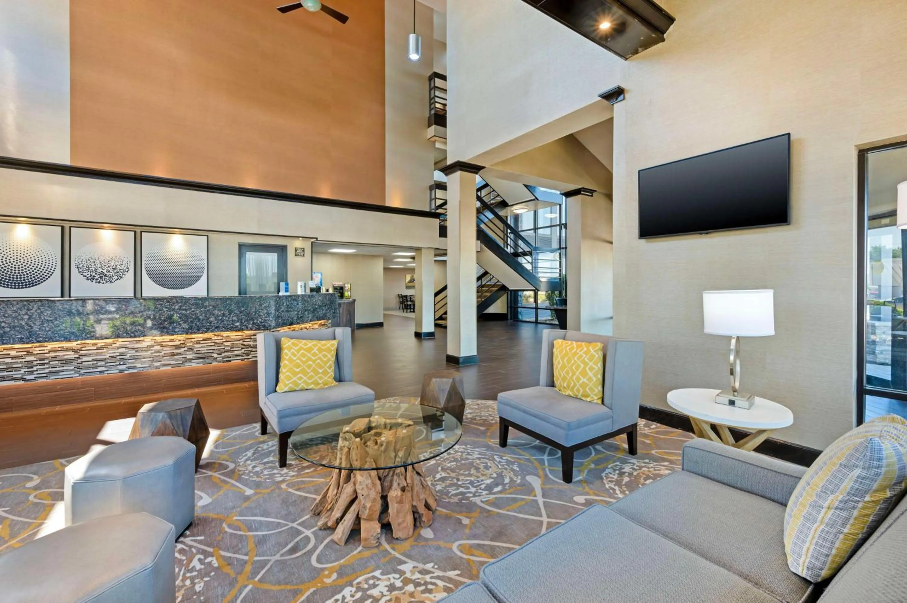 Lobby or reception in Best Western Ashbury Inn