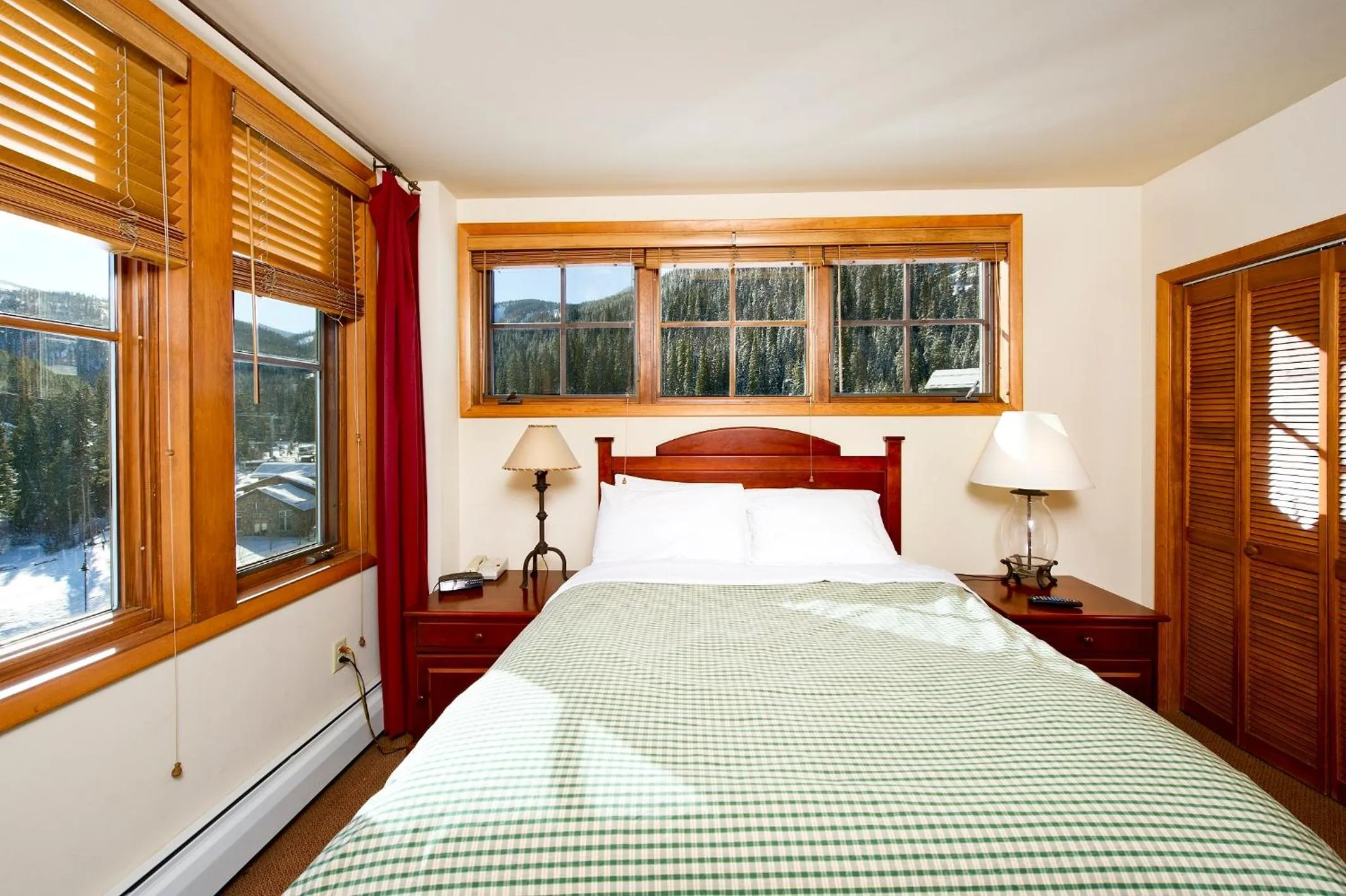 Bed in Zephyr Mountain Lodge