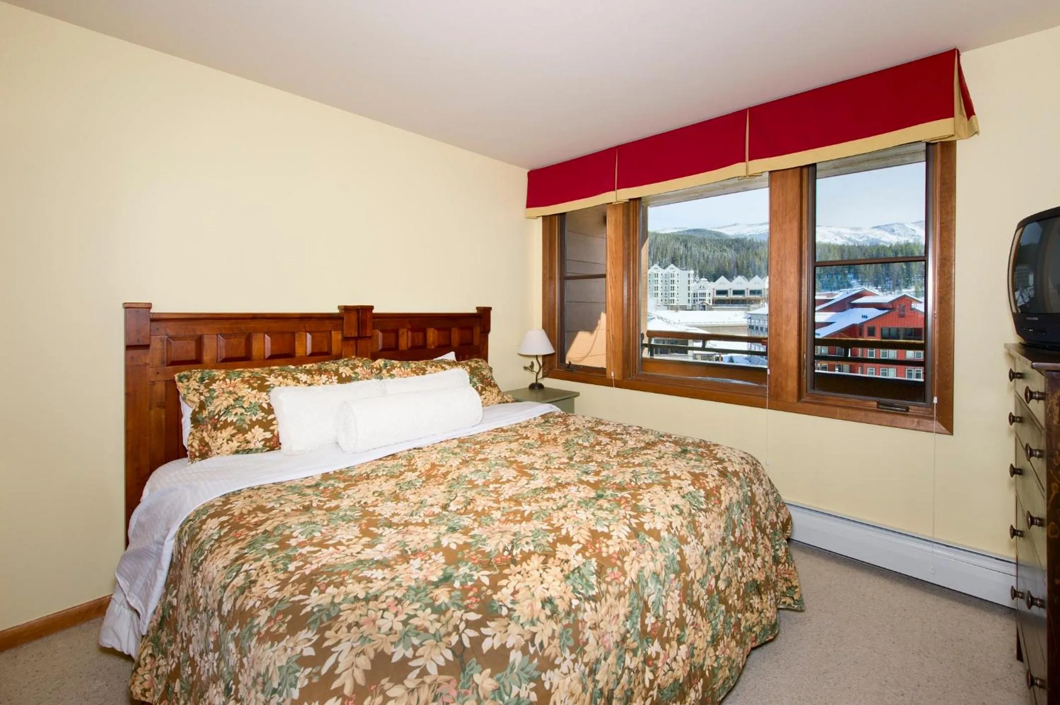 Bed in Zephyr Mountain Lodge