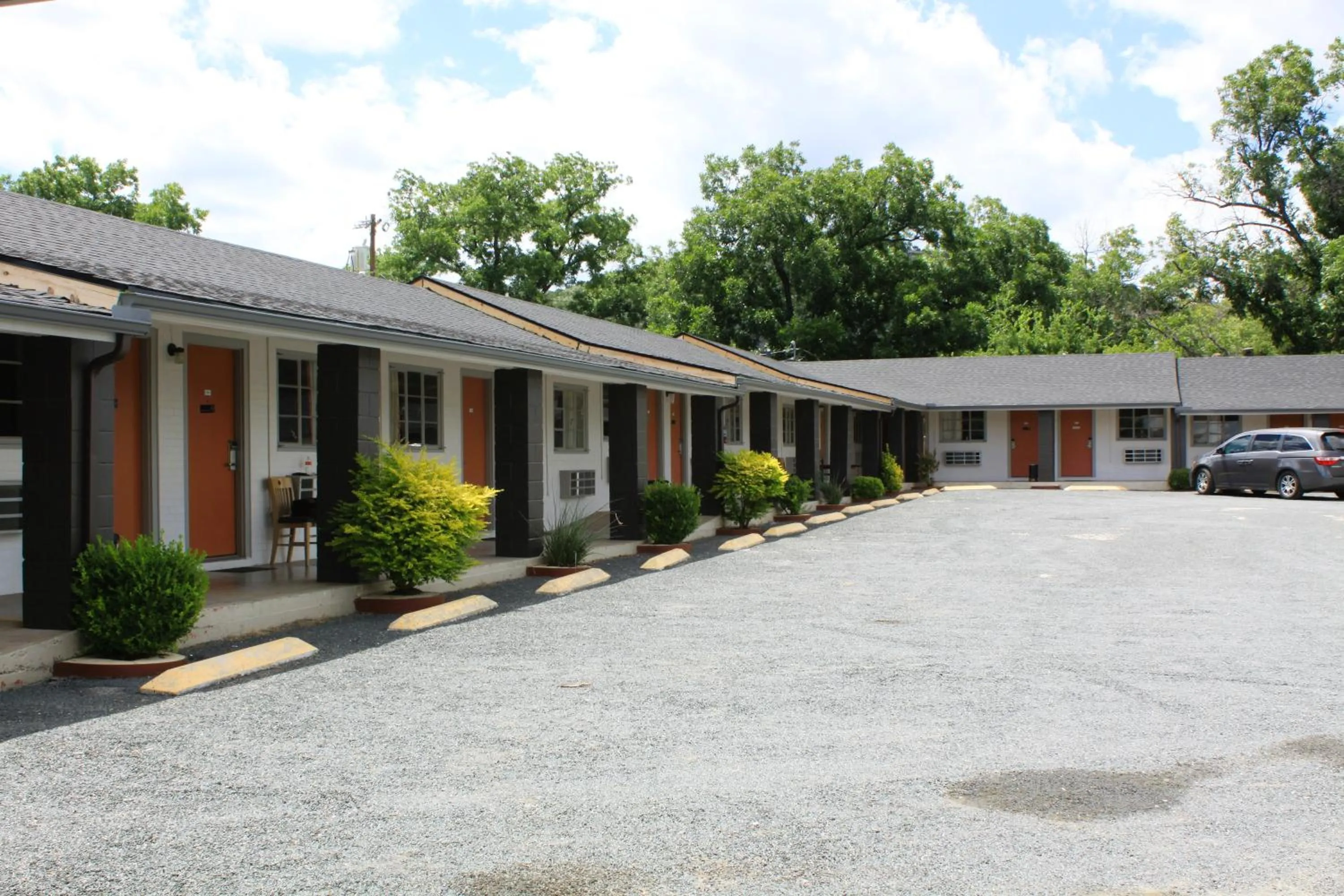 Parking in Sun Valley Motel Junction