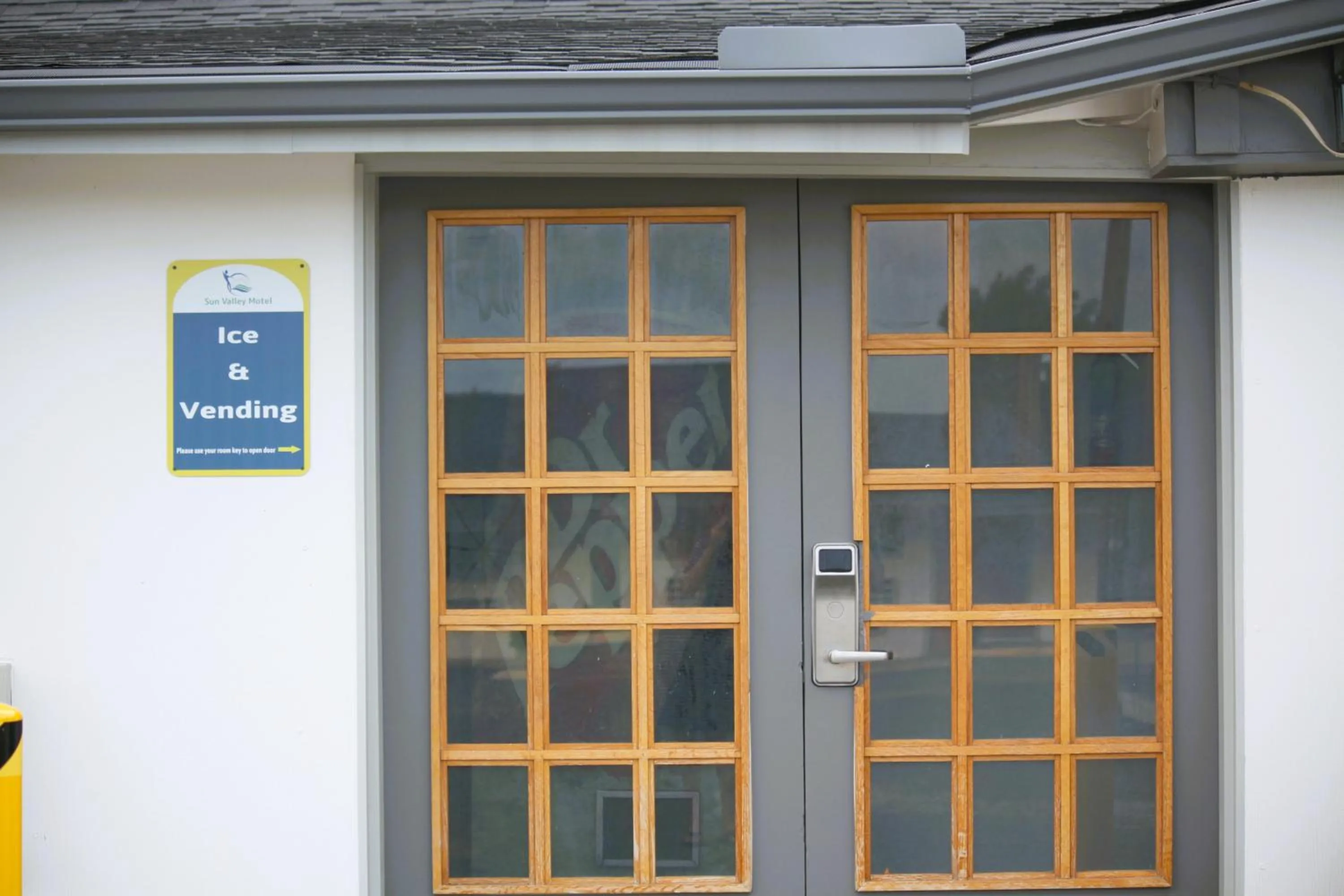 vending machine in Sun Valley Motel Junction