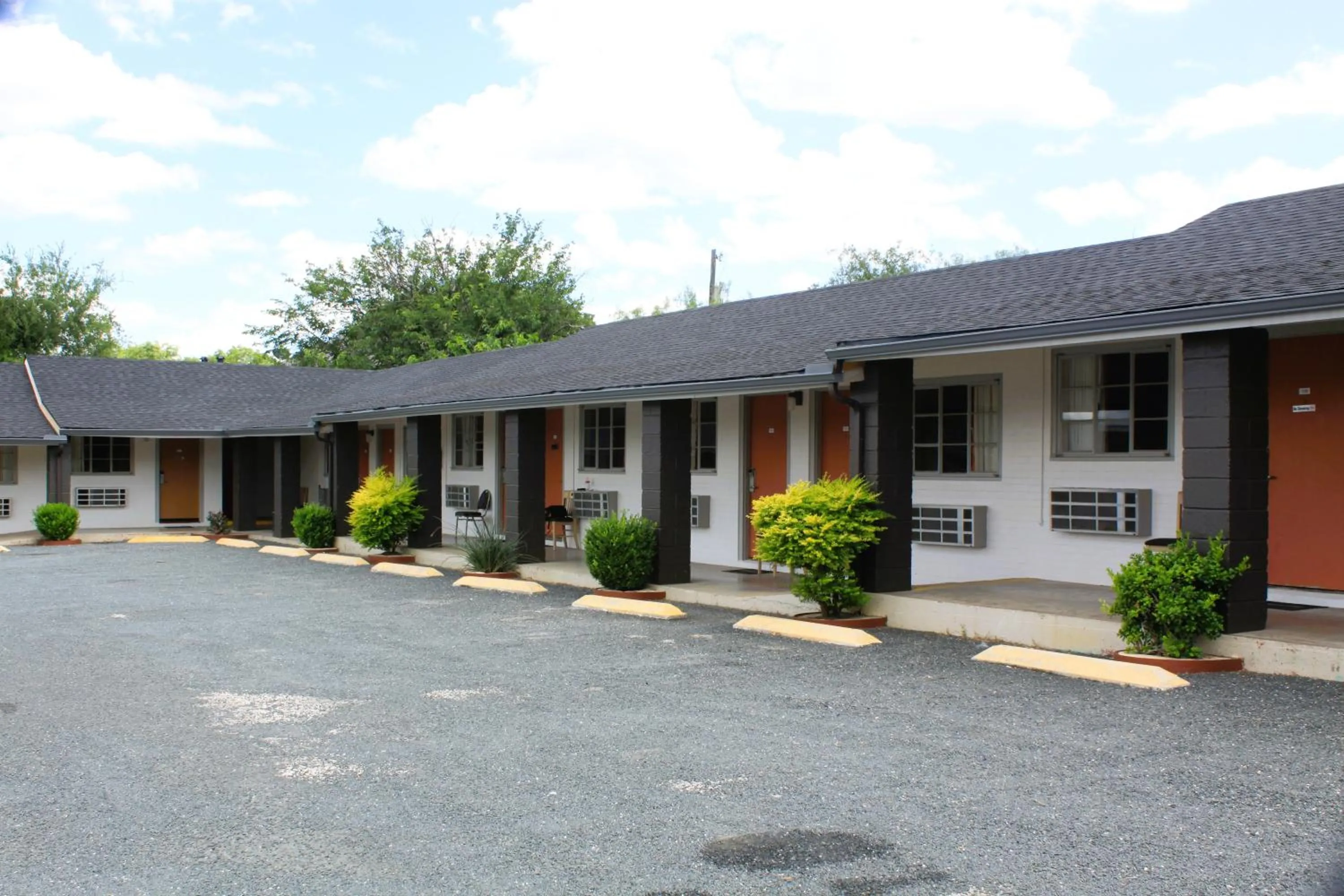Property building in Sun Valley Motel Junction