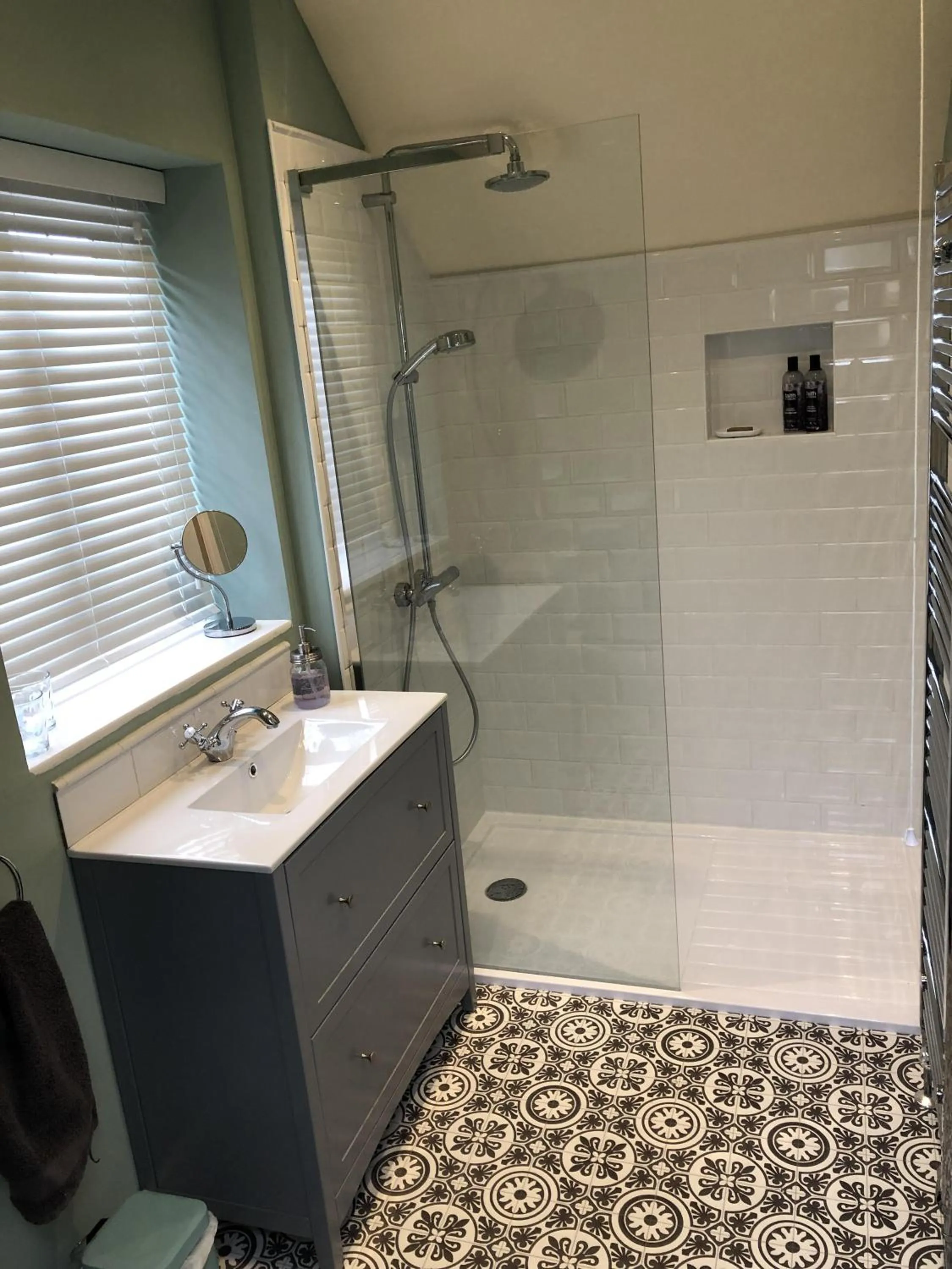 Bathroom in Cotswold Lodge