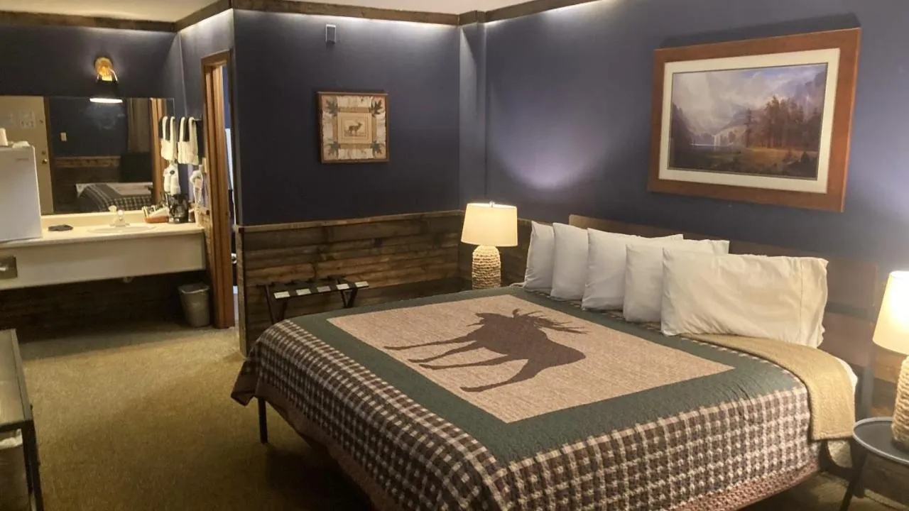 Bed in Country Mountain Inn