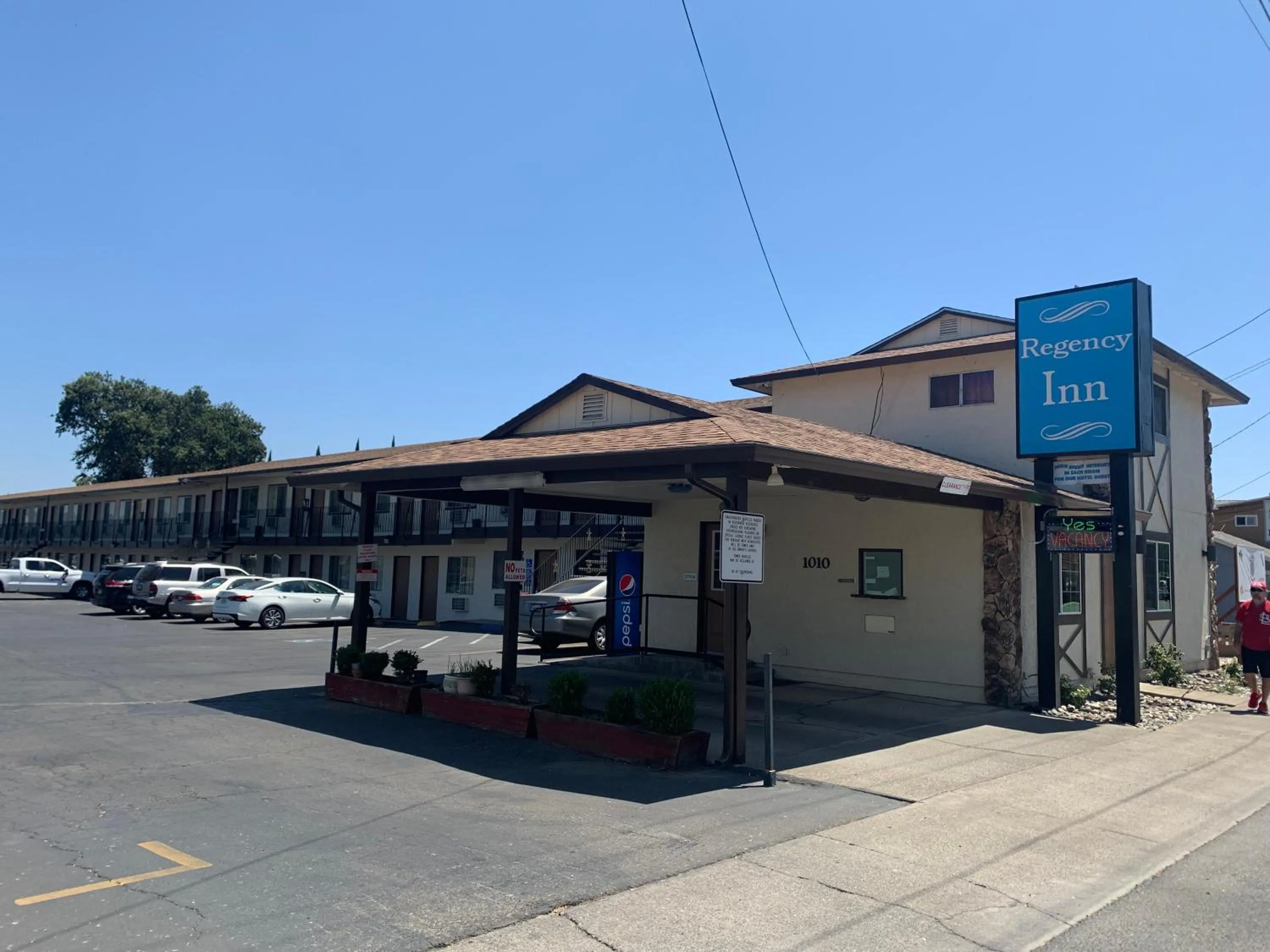 Property building in Regency Inn Lakeport