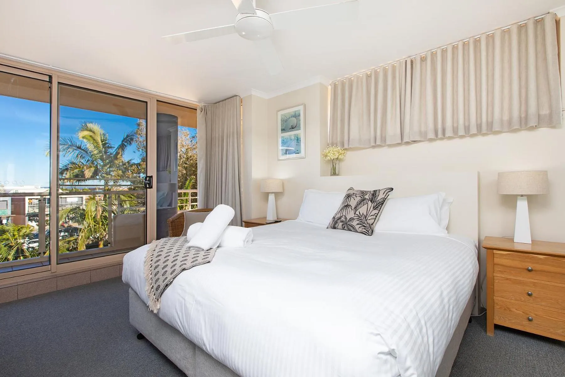 Bed in Beaches International