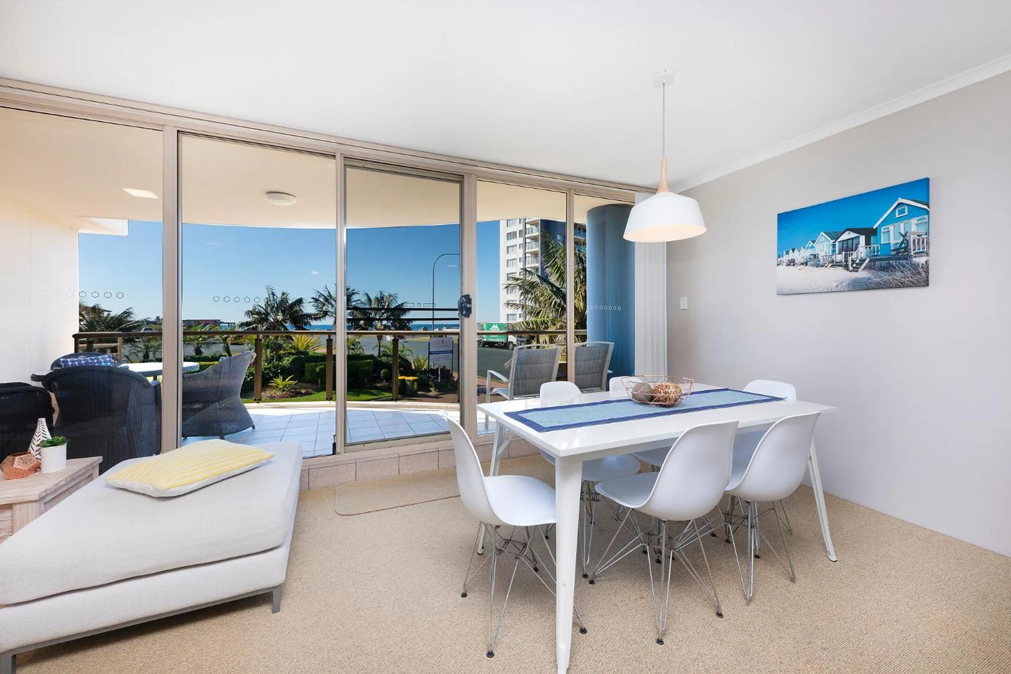 Dining area in Beaches International