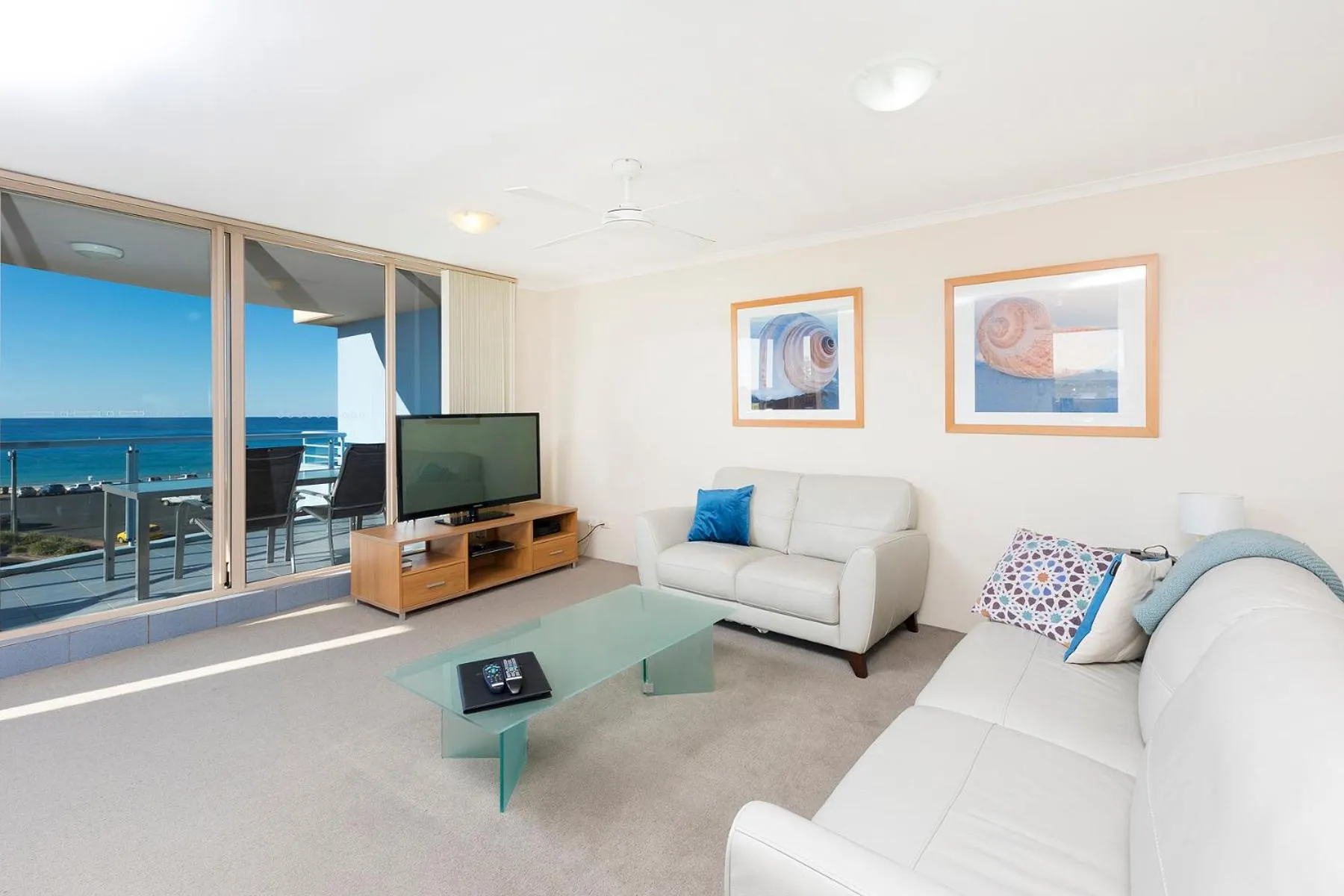 Living room in Beaches International