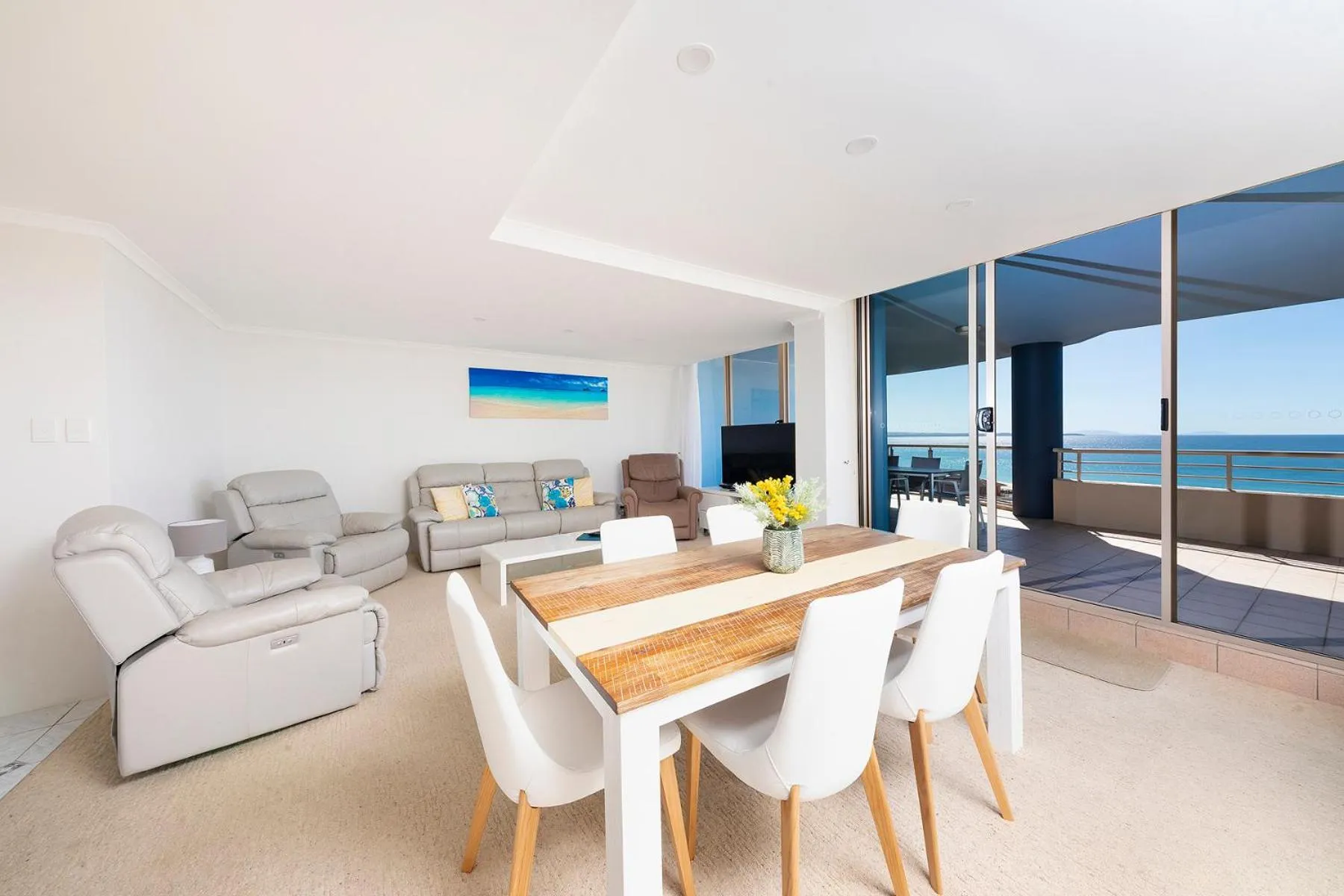 Living room in Beaches International